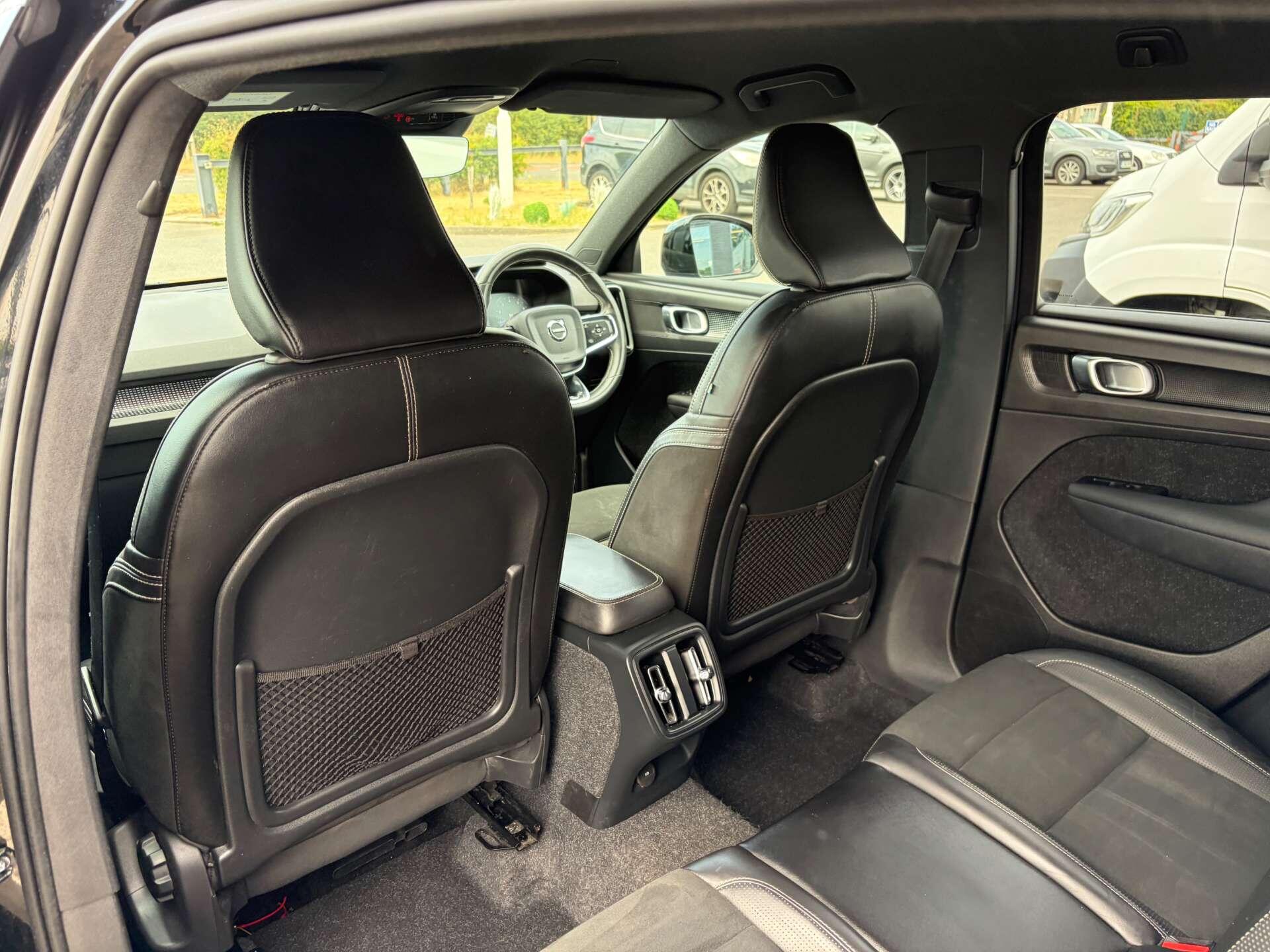 Volvo XC40 view 22