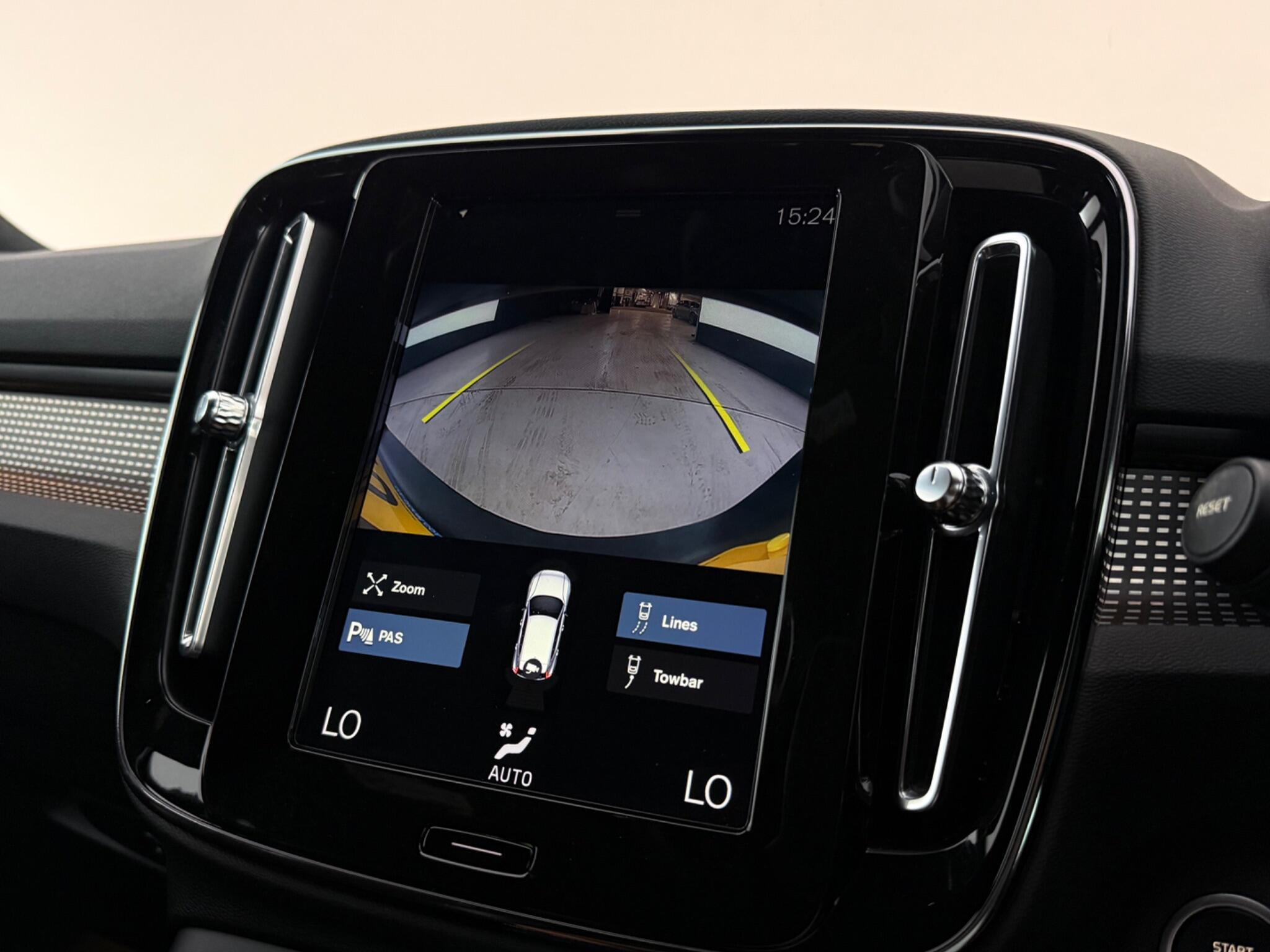 Volvo XC40 view 31