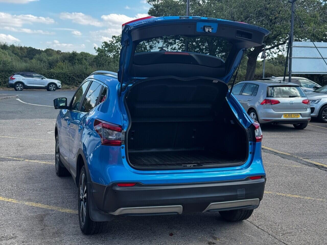 Nissan Qashqai view 14