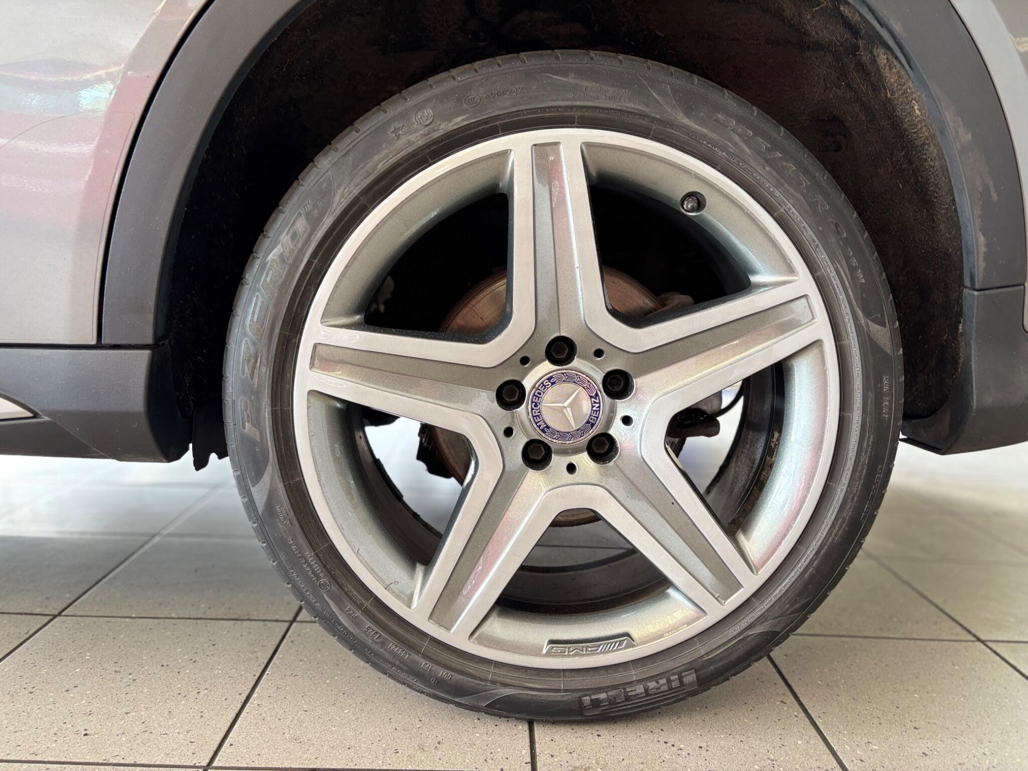 Mercedes-Benz Gla view 18