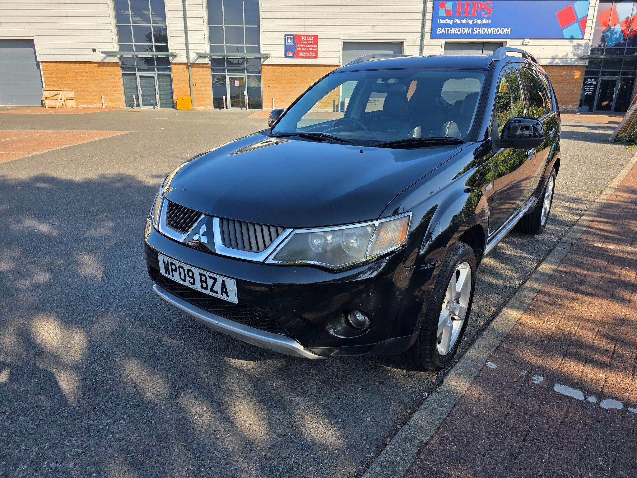 Mitsubishi Outlander view 5