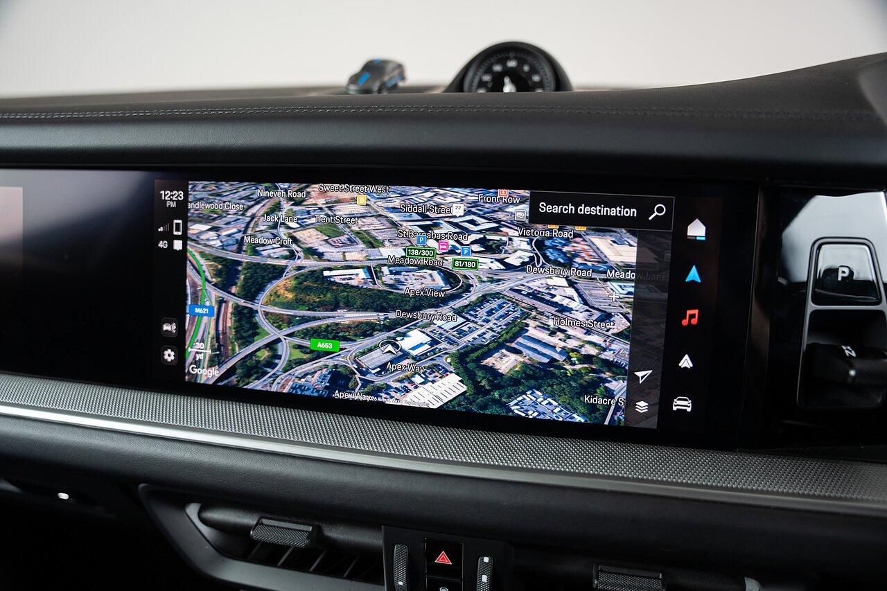 Porsche Cayenne view 40