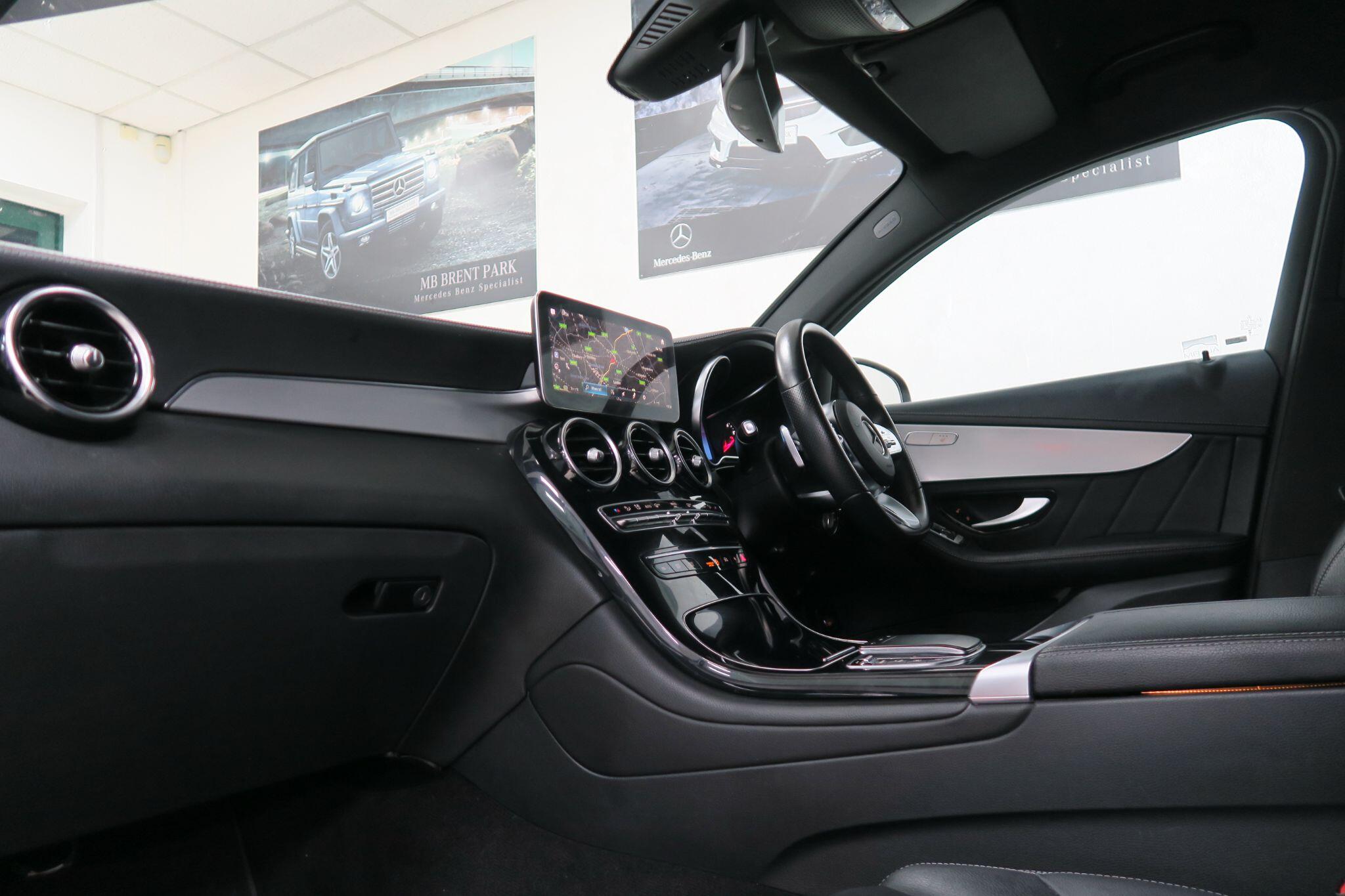 Mercedes-Benz GLC view 24