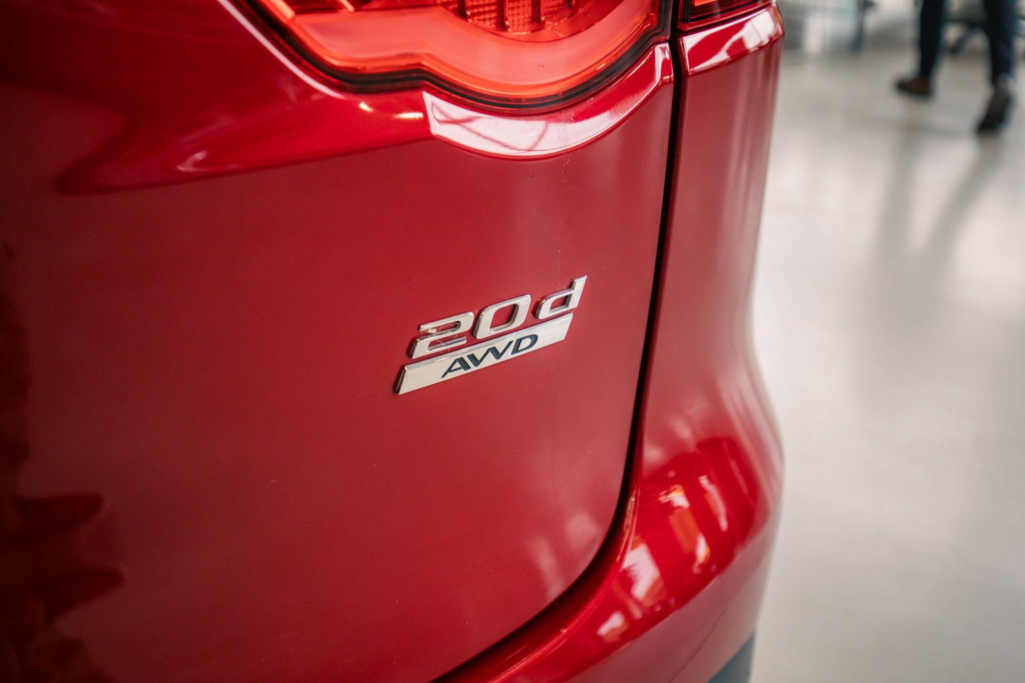 Jaguar F-Pace view 8
