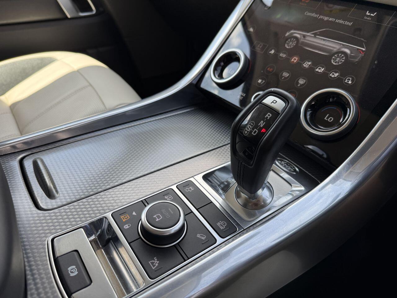 Land Rover Range Rover Sport view 11