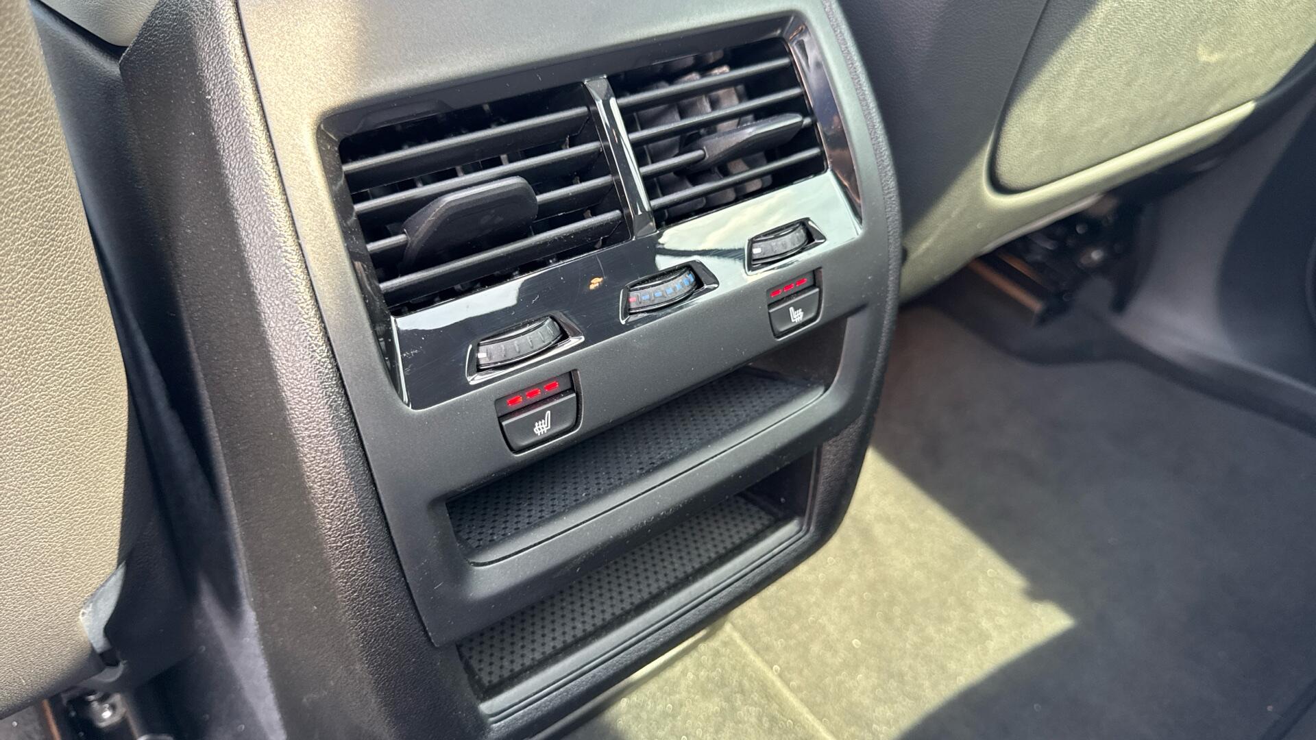 BMW X5 view 27