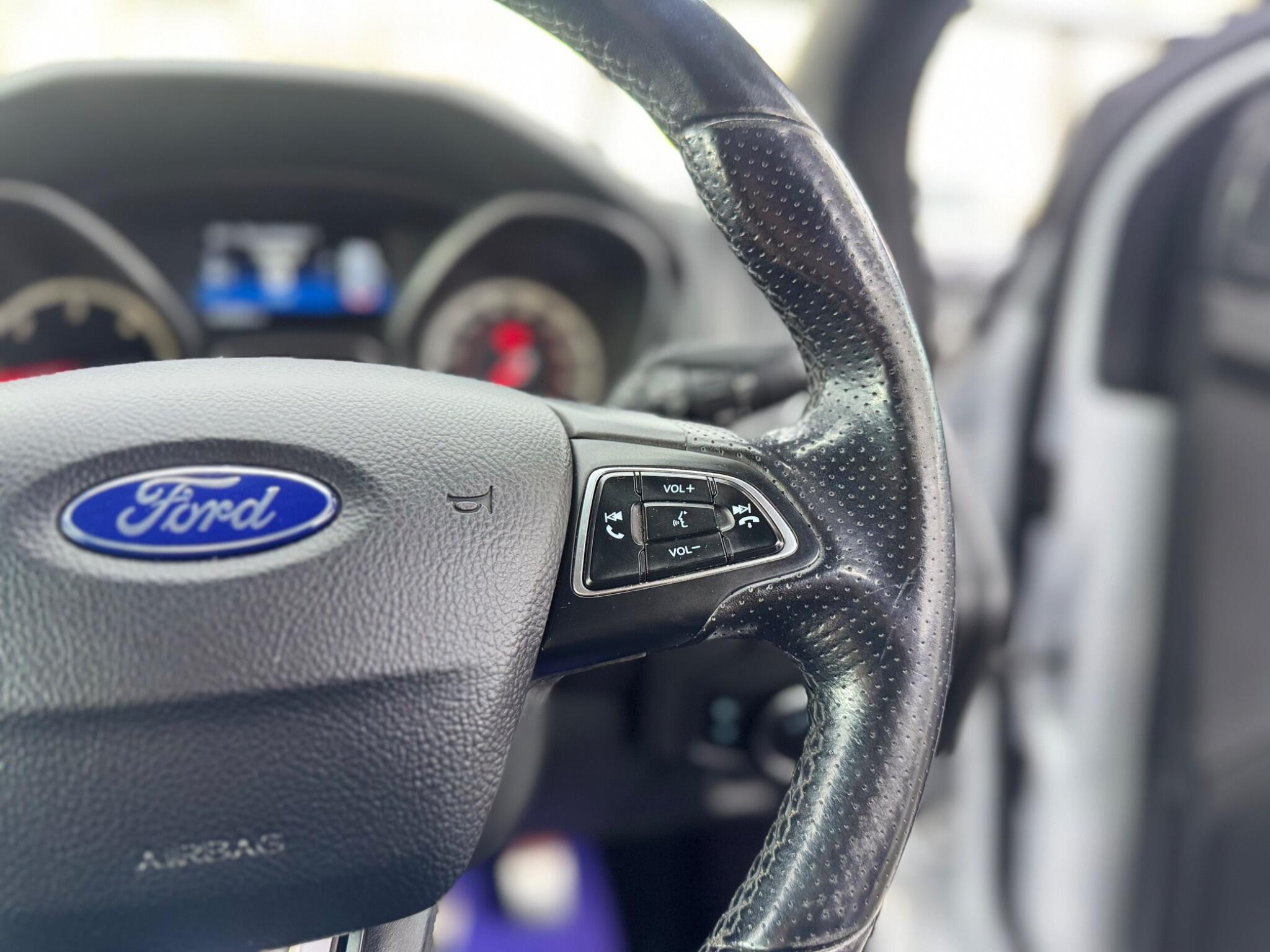 Ford Focus view 43