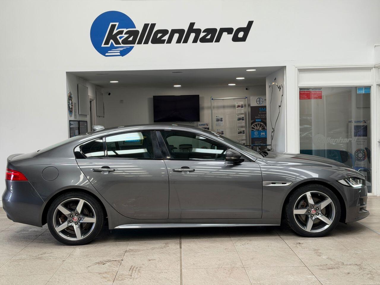 Jaguar Xe view 21