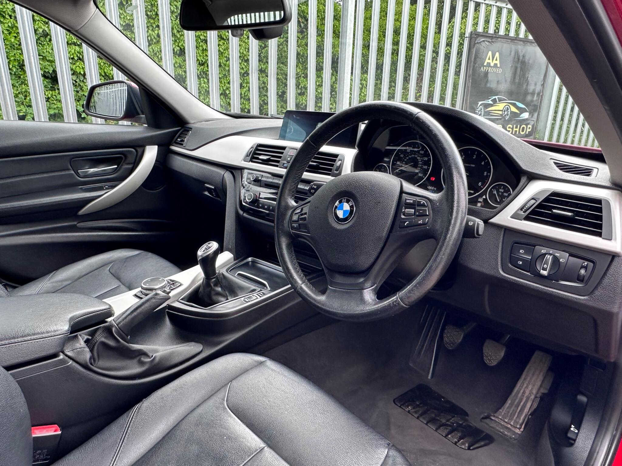 2015 BMW 3 Series image 21