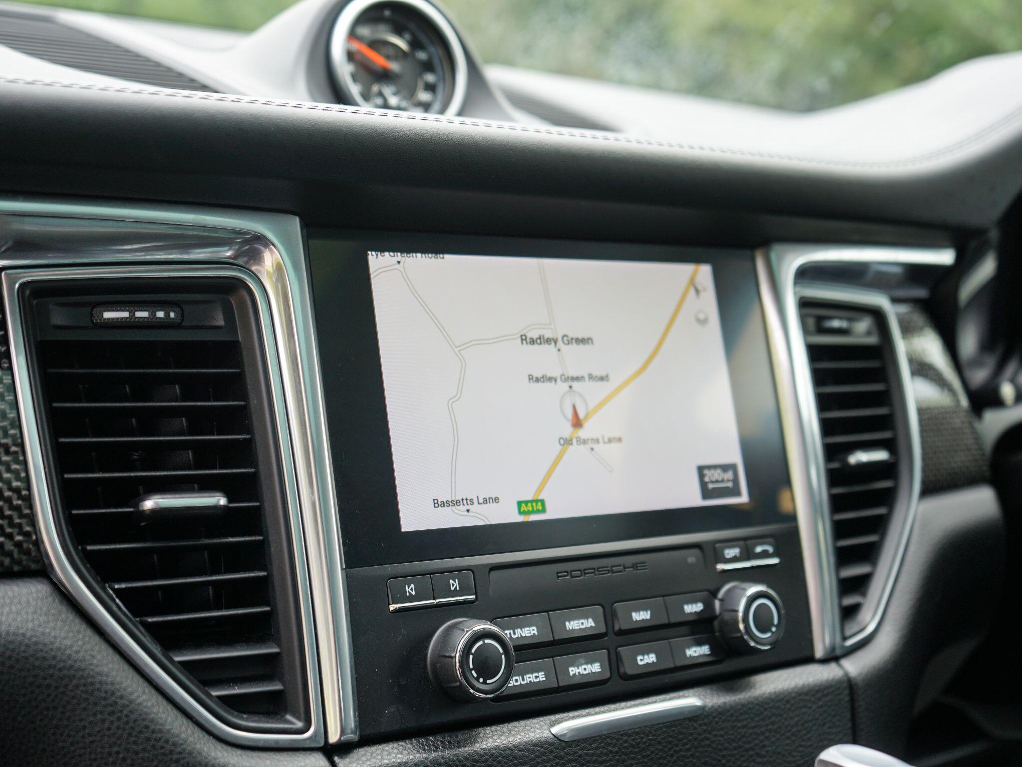 Porsche Macan view 17