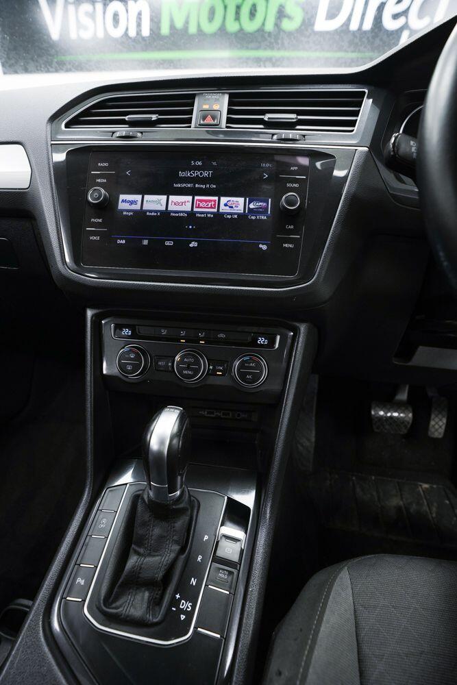Volkswagen Tiguan view 18