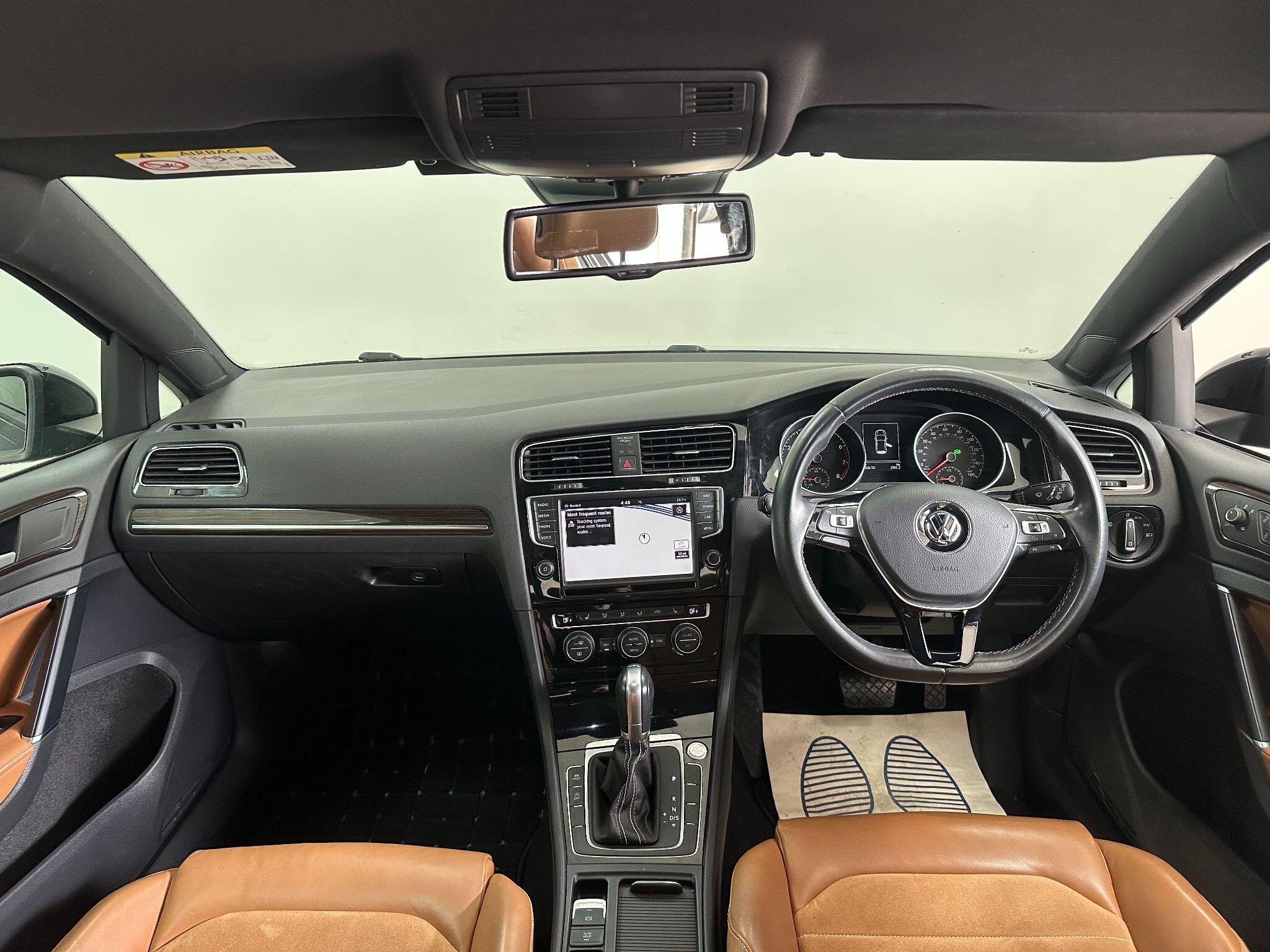 2015 Volkswagen Golf image 4