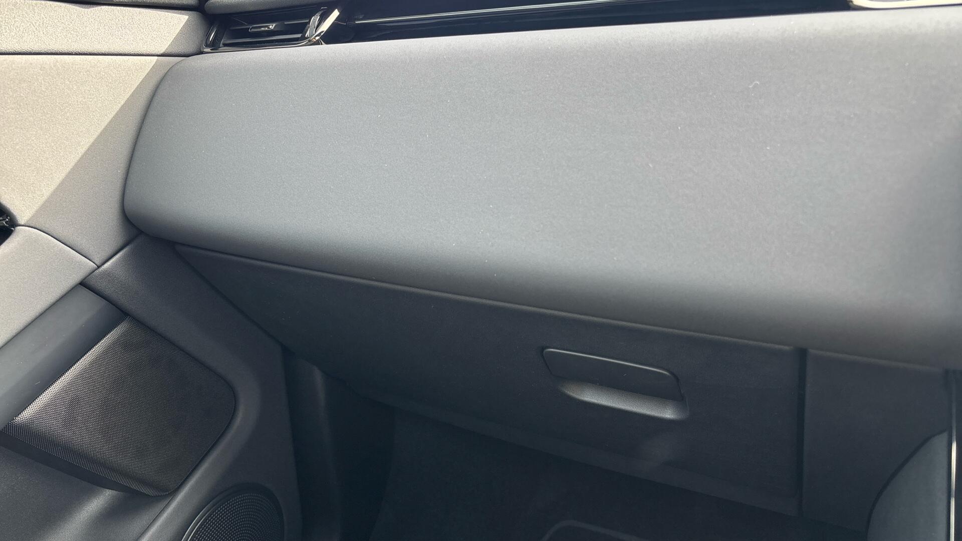 Land Rover Range Rover Evoque view 29