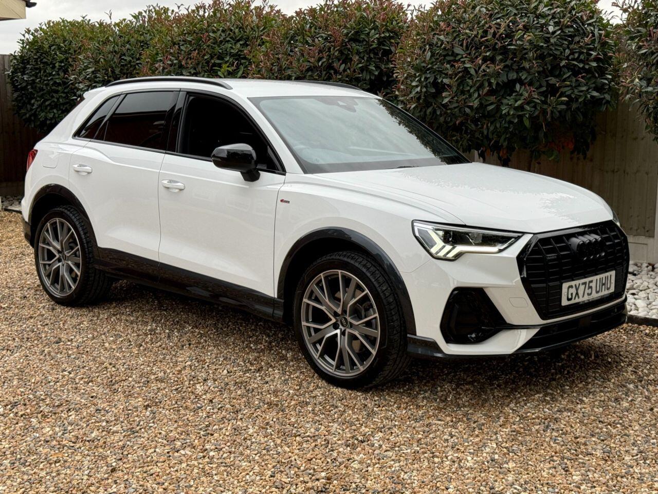 Audi Q3 view 4
