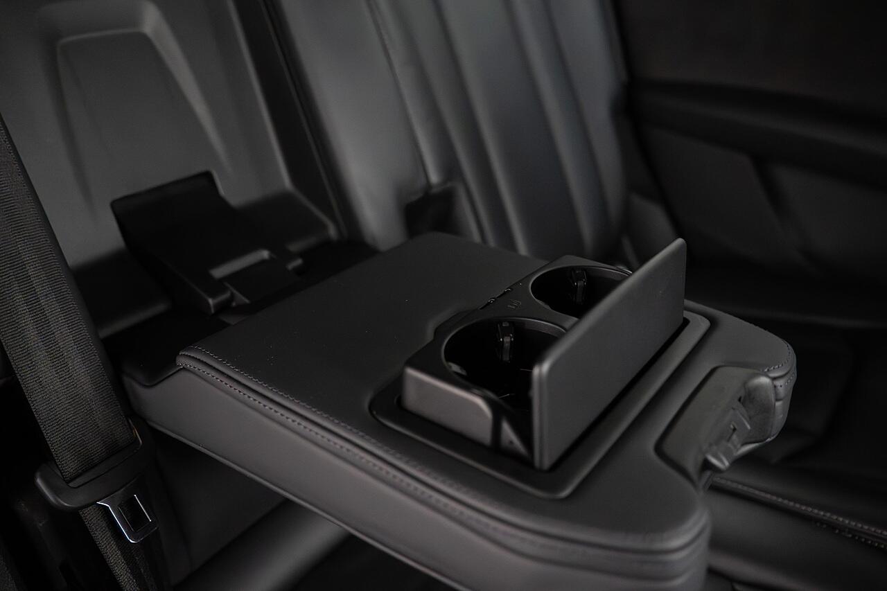 Audi Q7 view 24