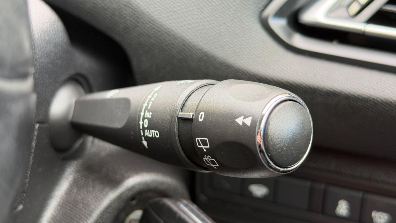 Peugeot 308 view 21