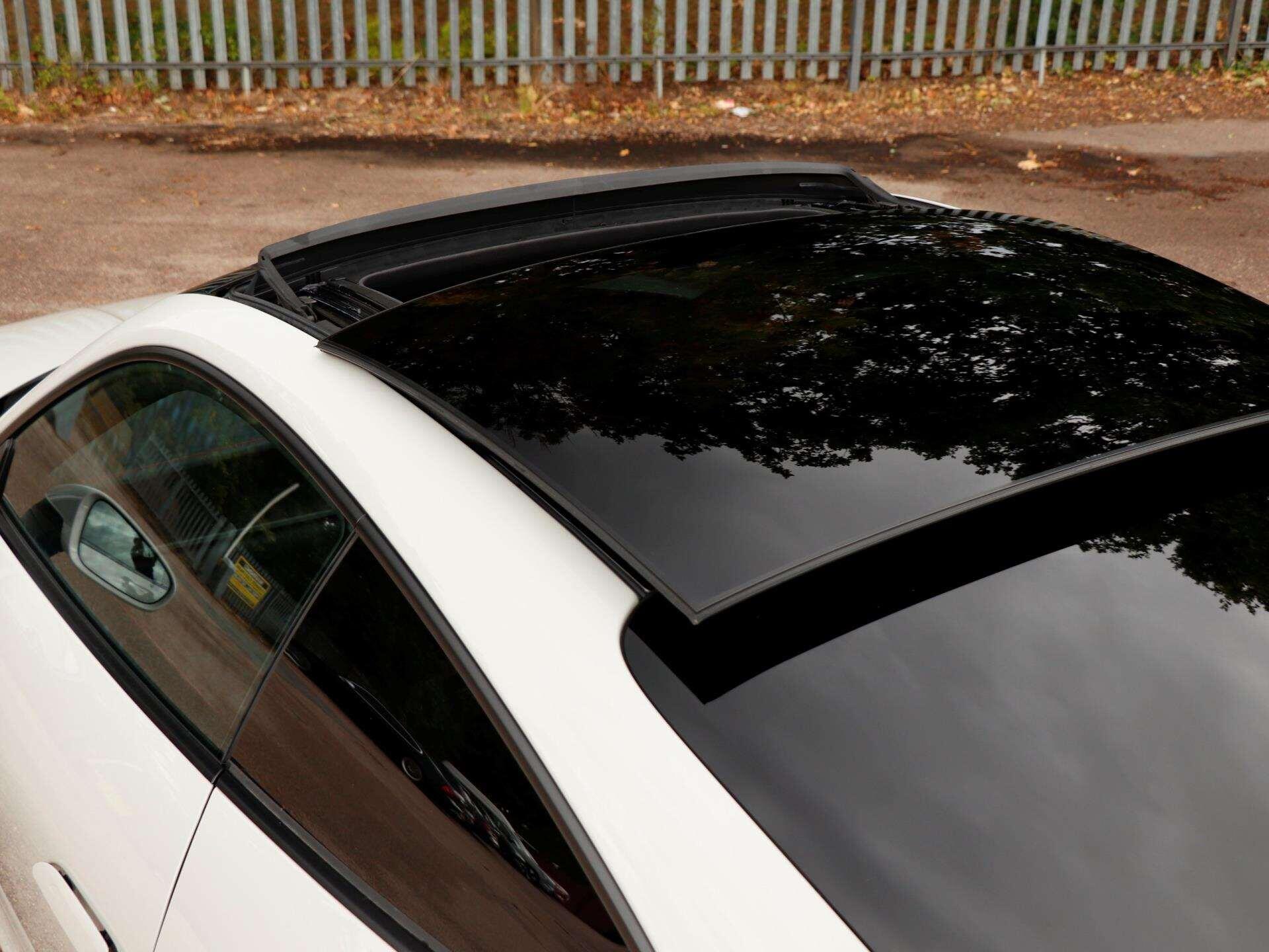 Porsche 911 view 31