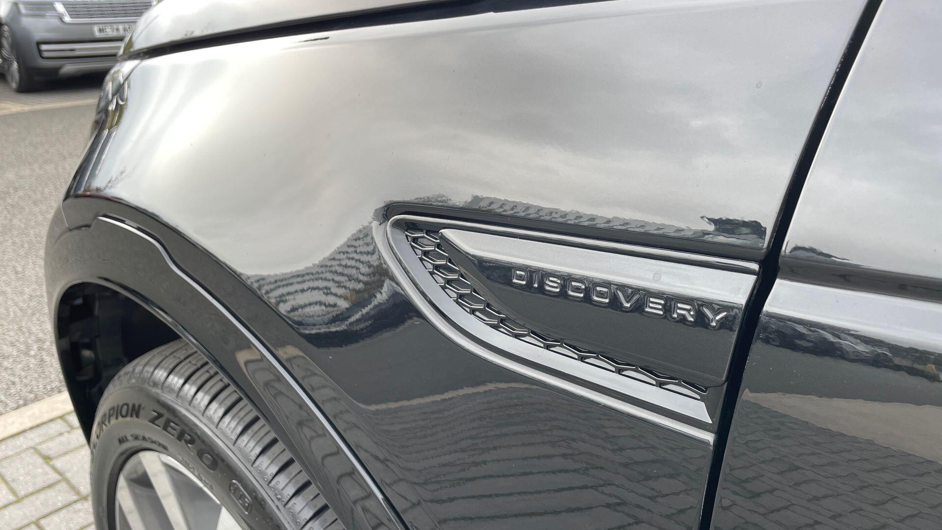 Land Rover Discovery Sport view 28