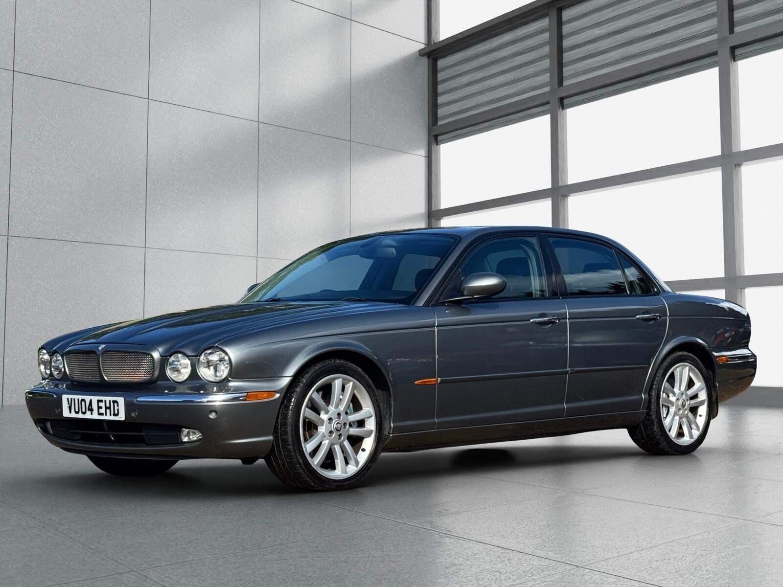 Jaguar XJR
