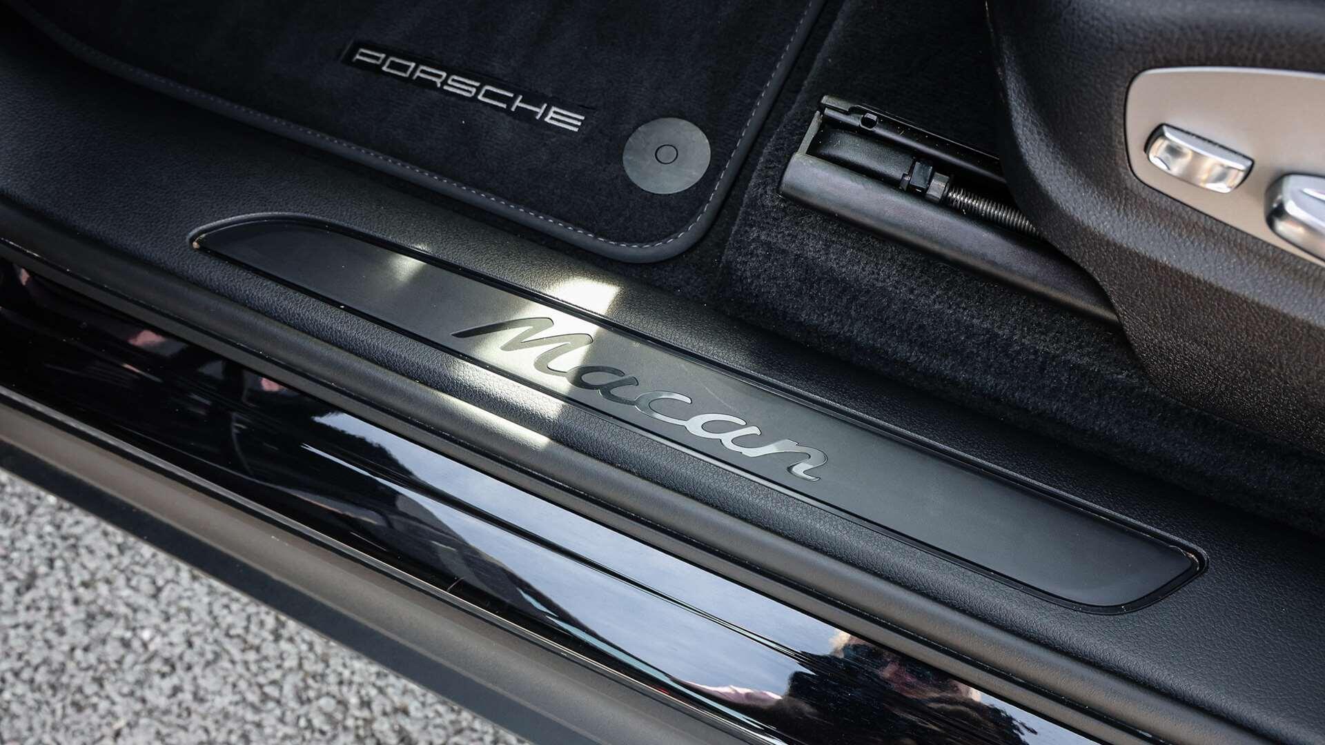 Porsche Macan view 26