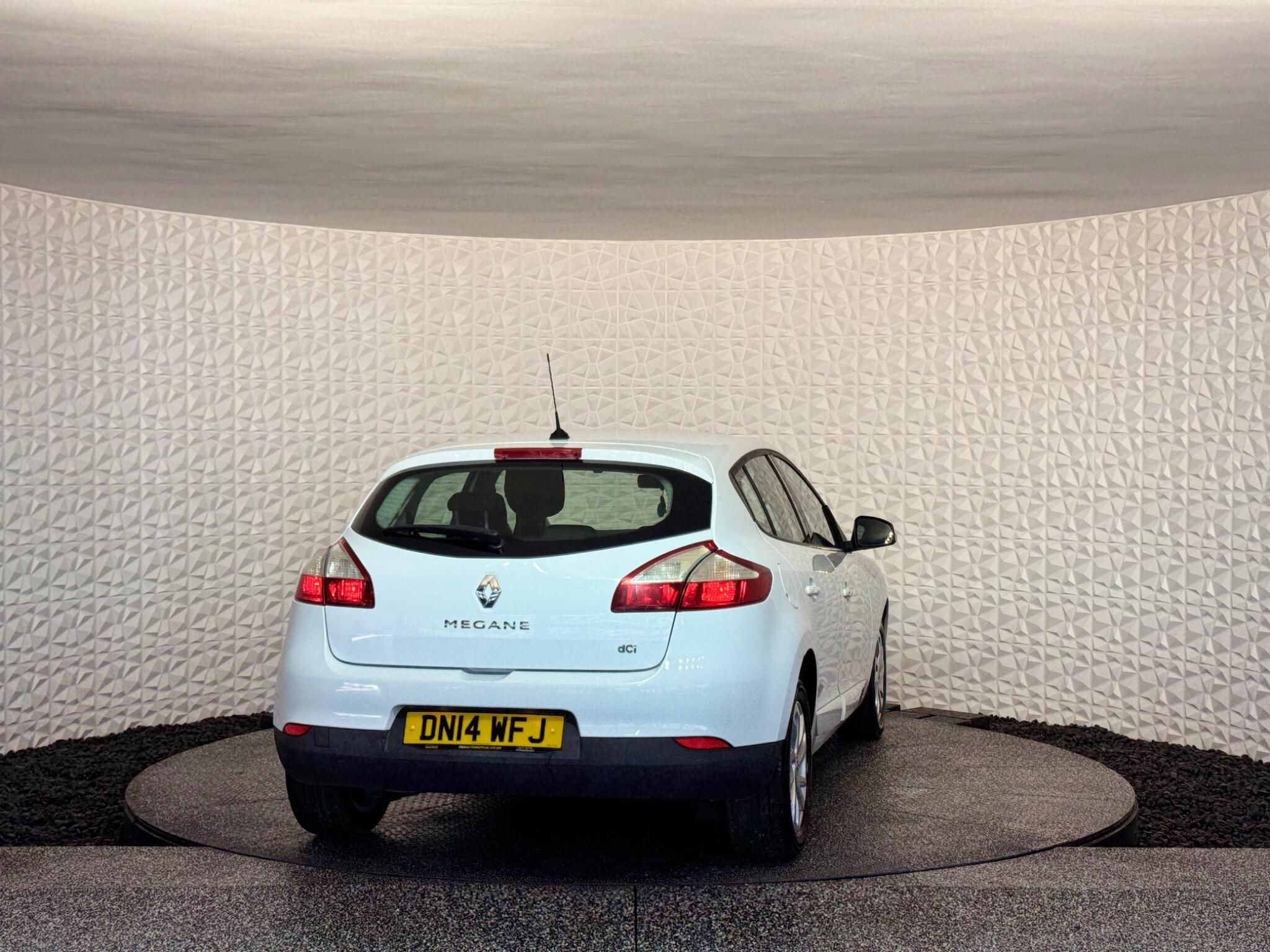 Renault Megane view 12