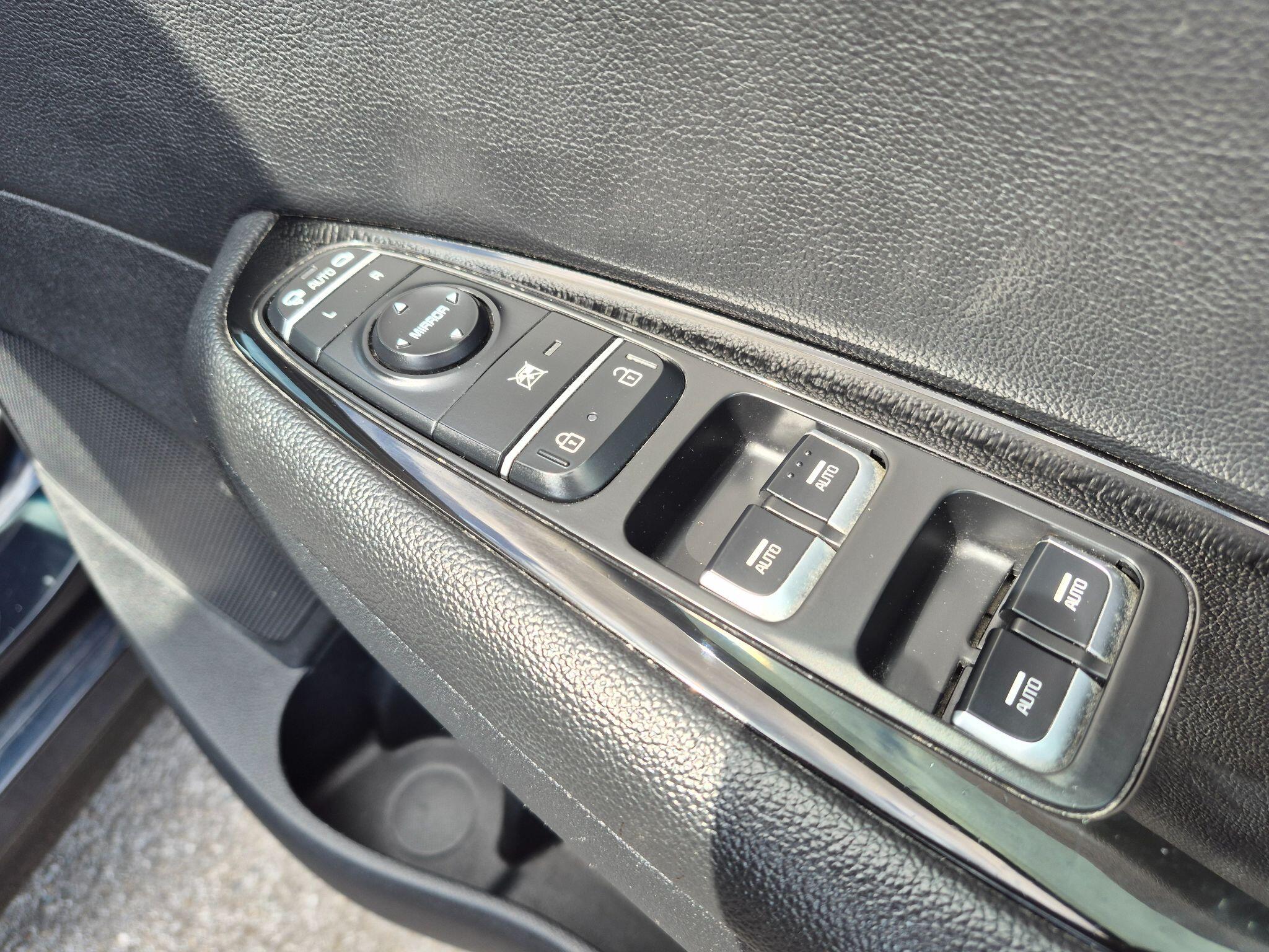 Kia Optima view 18
