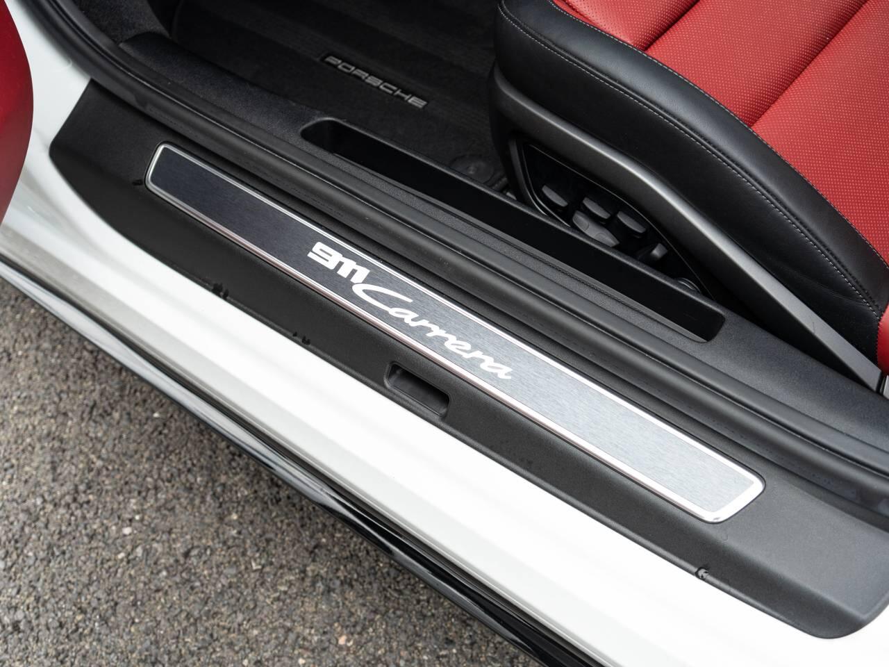 Porsche 911 view 54