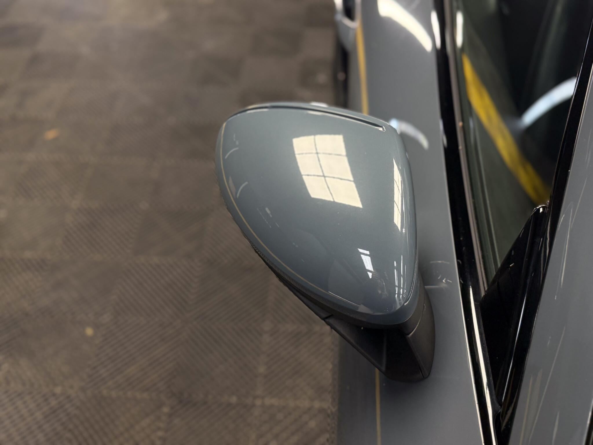 Porsche Cayman view 11