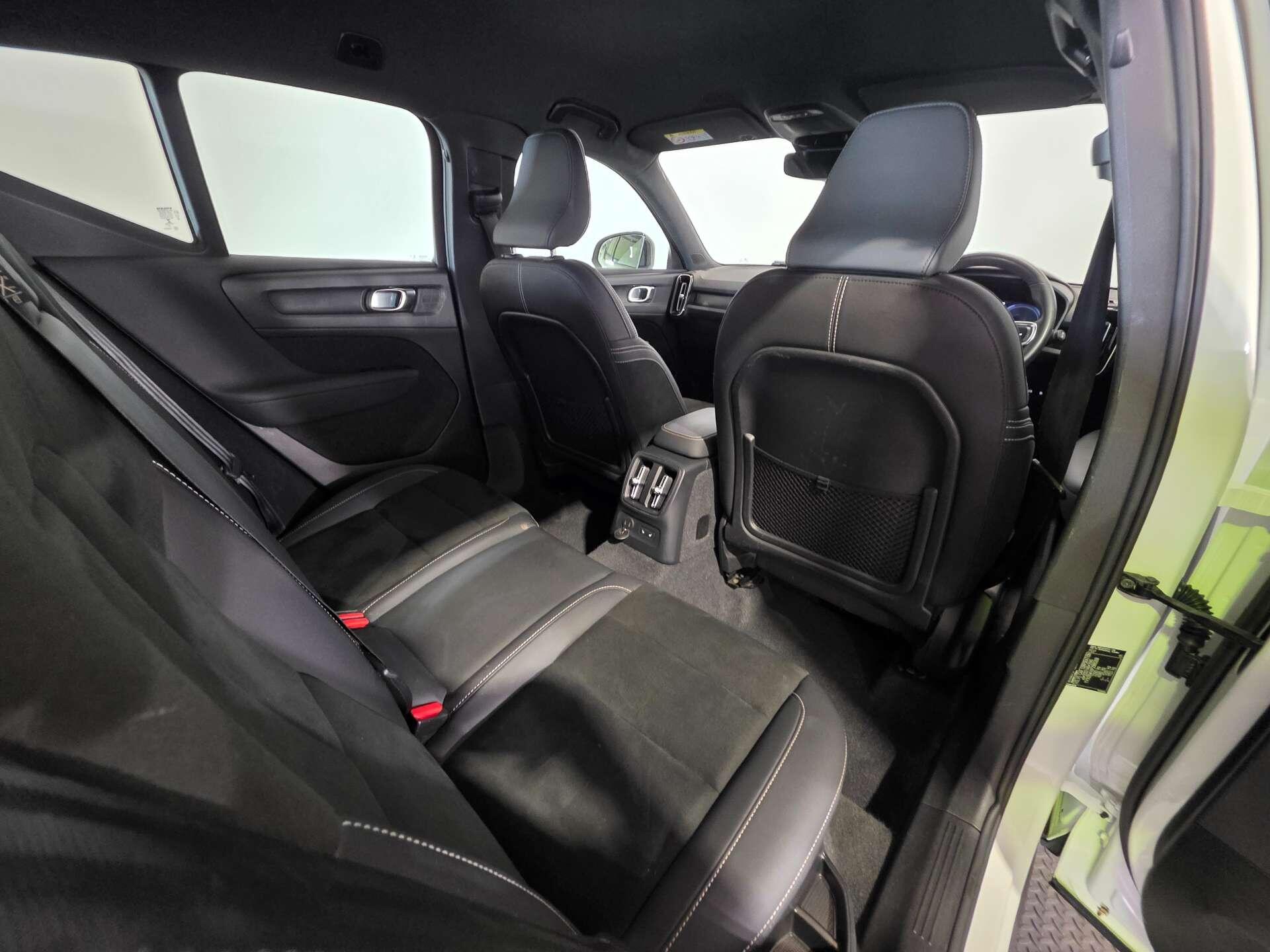 Volvo XC40 view 37