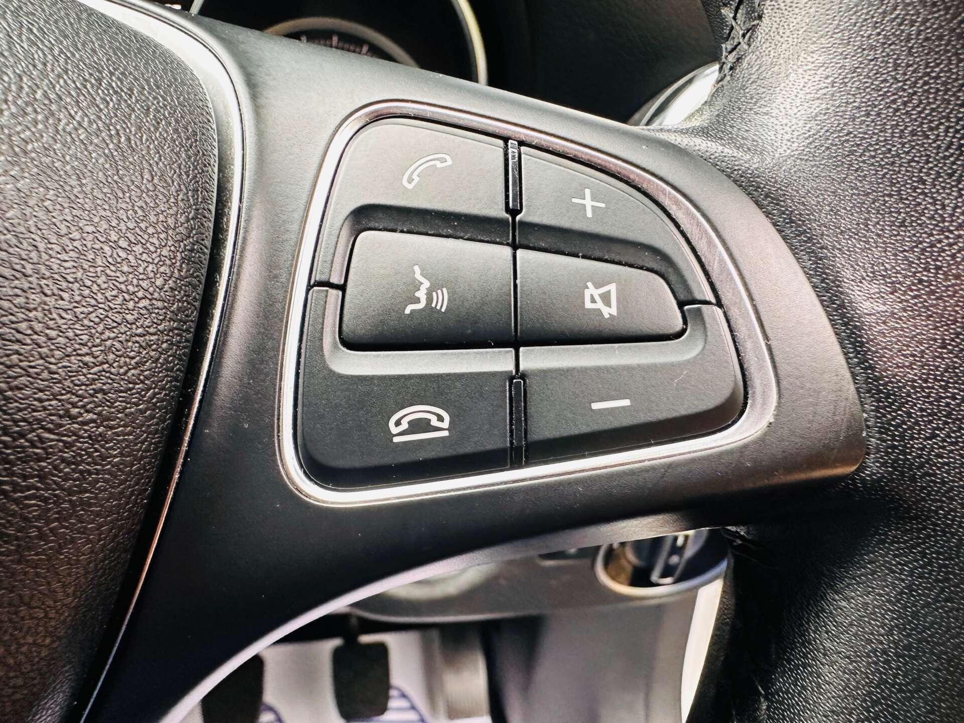 Mercedes-Benz Gla view 20