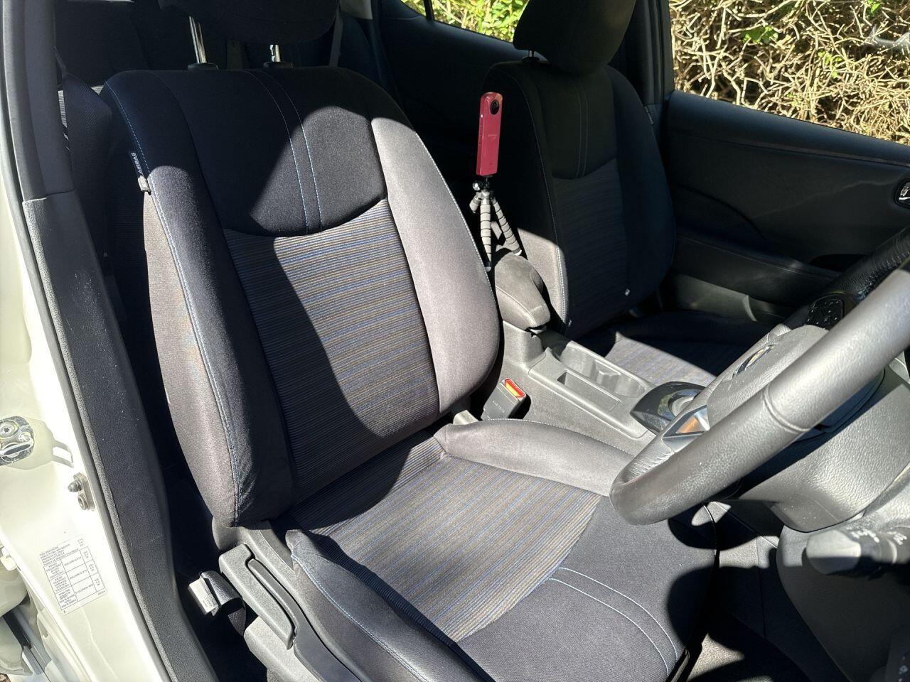 Nissan Leaf view 11