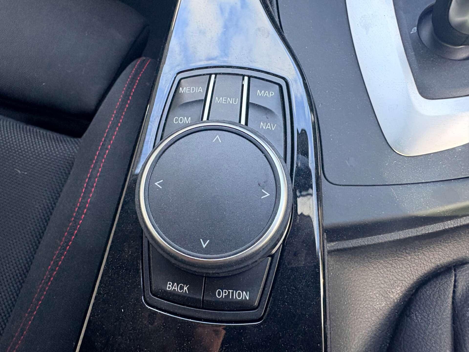BMW 3 Series view 20