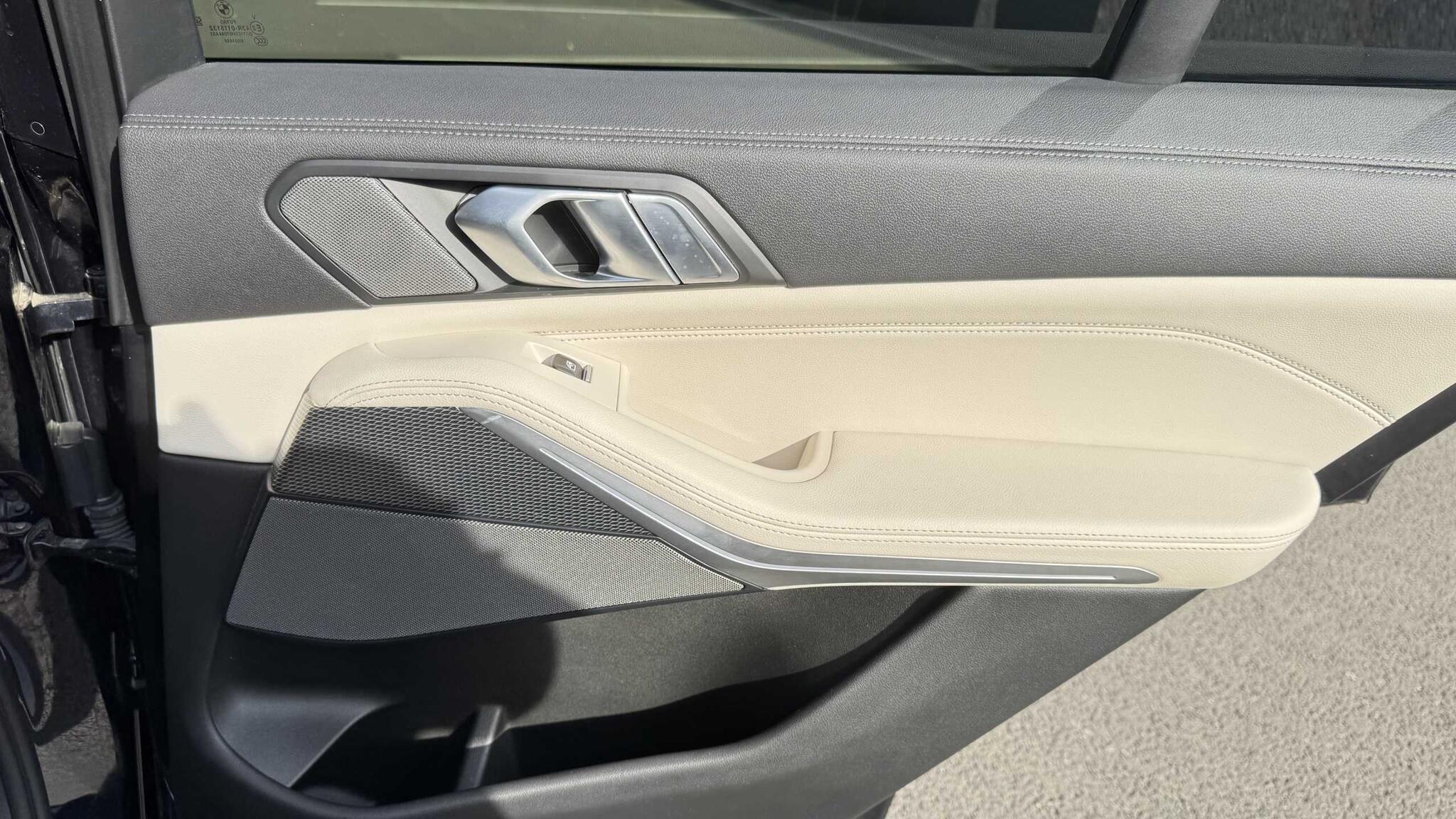BMW X5 view 13