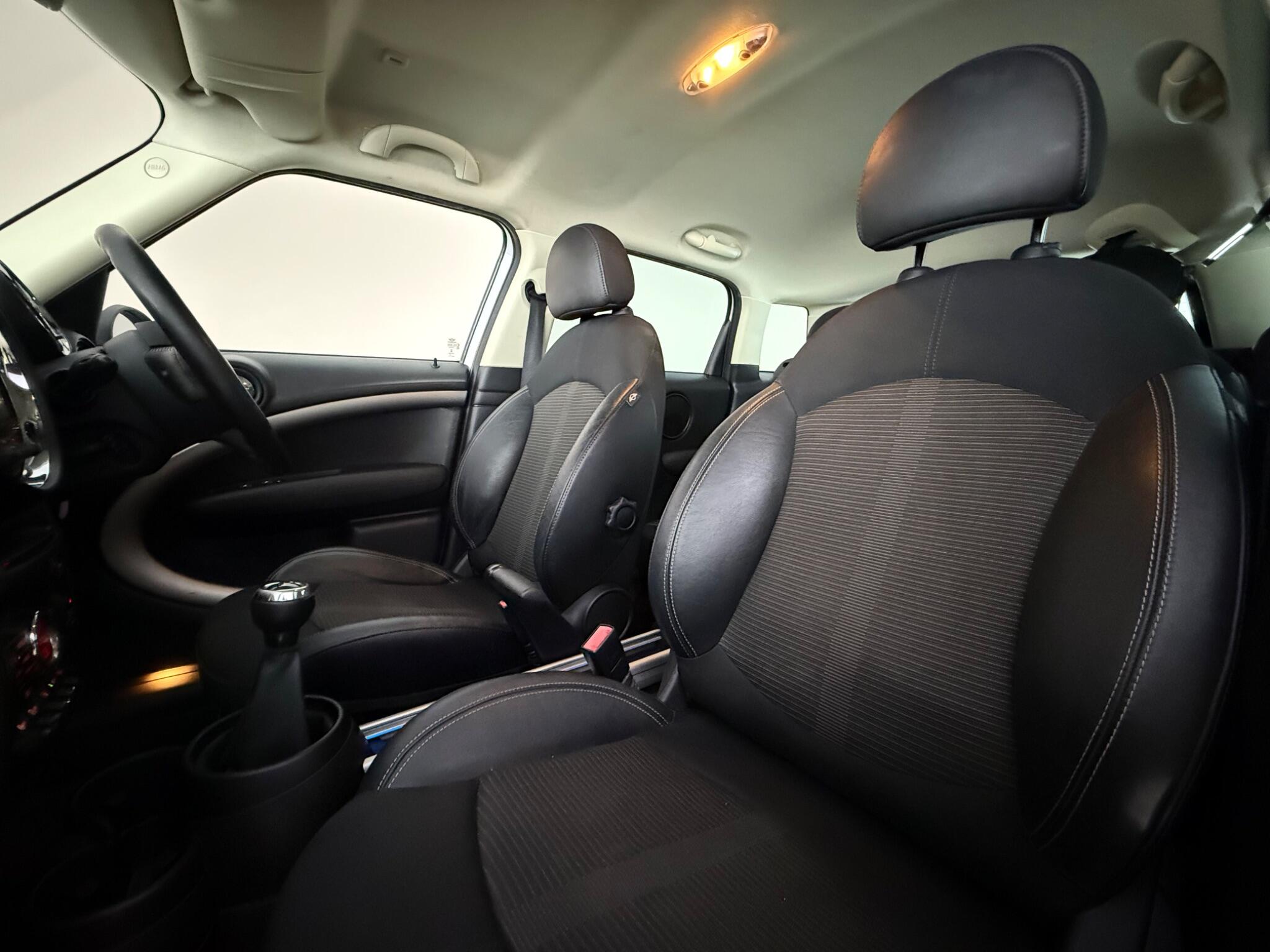 Mini Countryman view 24