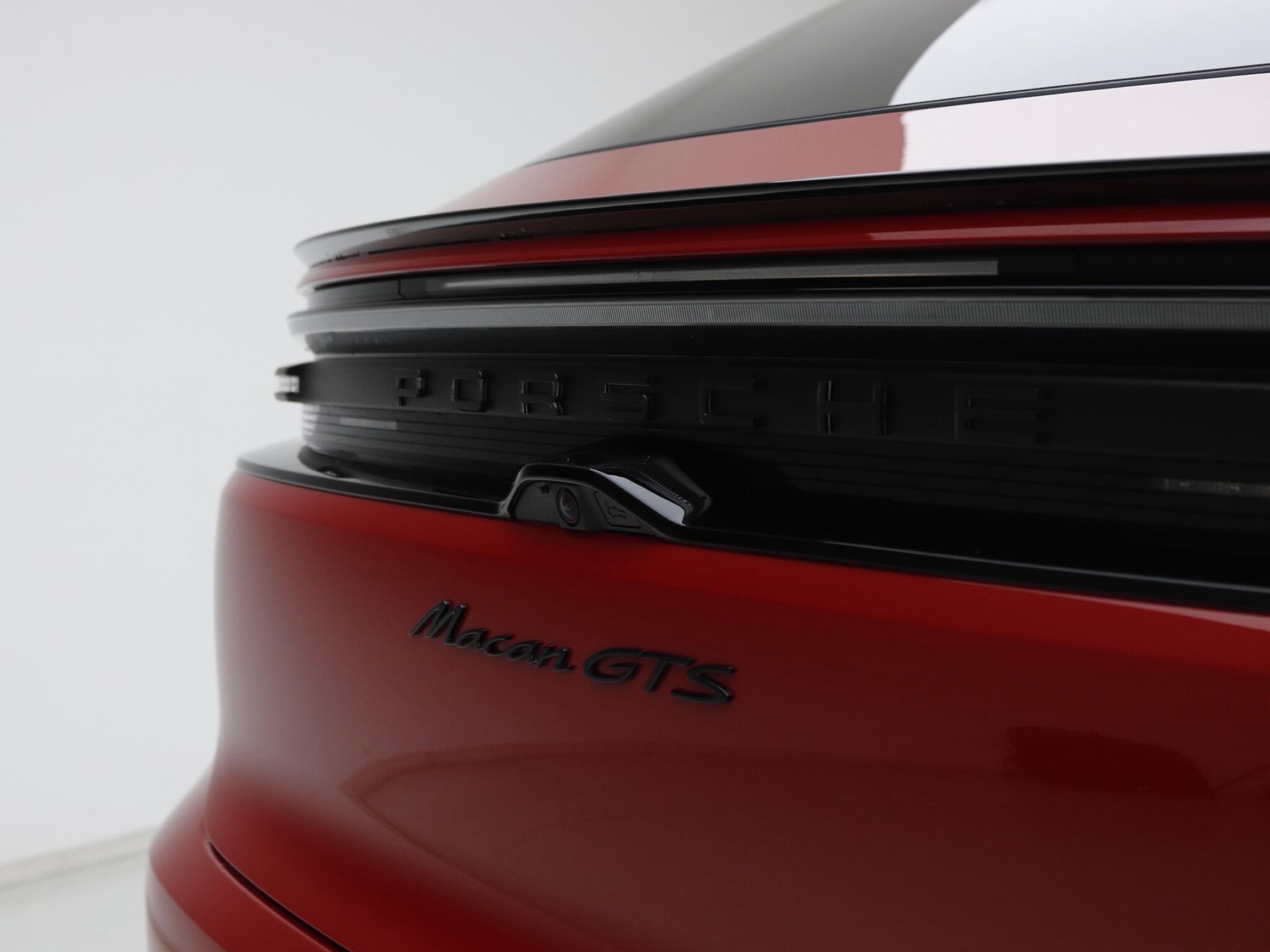 Porsche Macan view 20