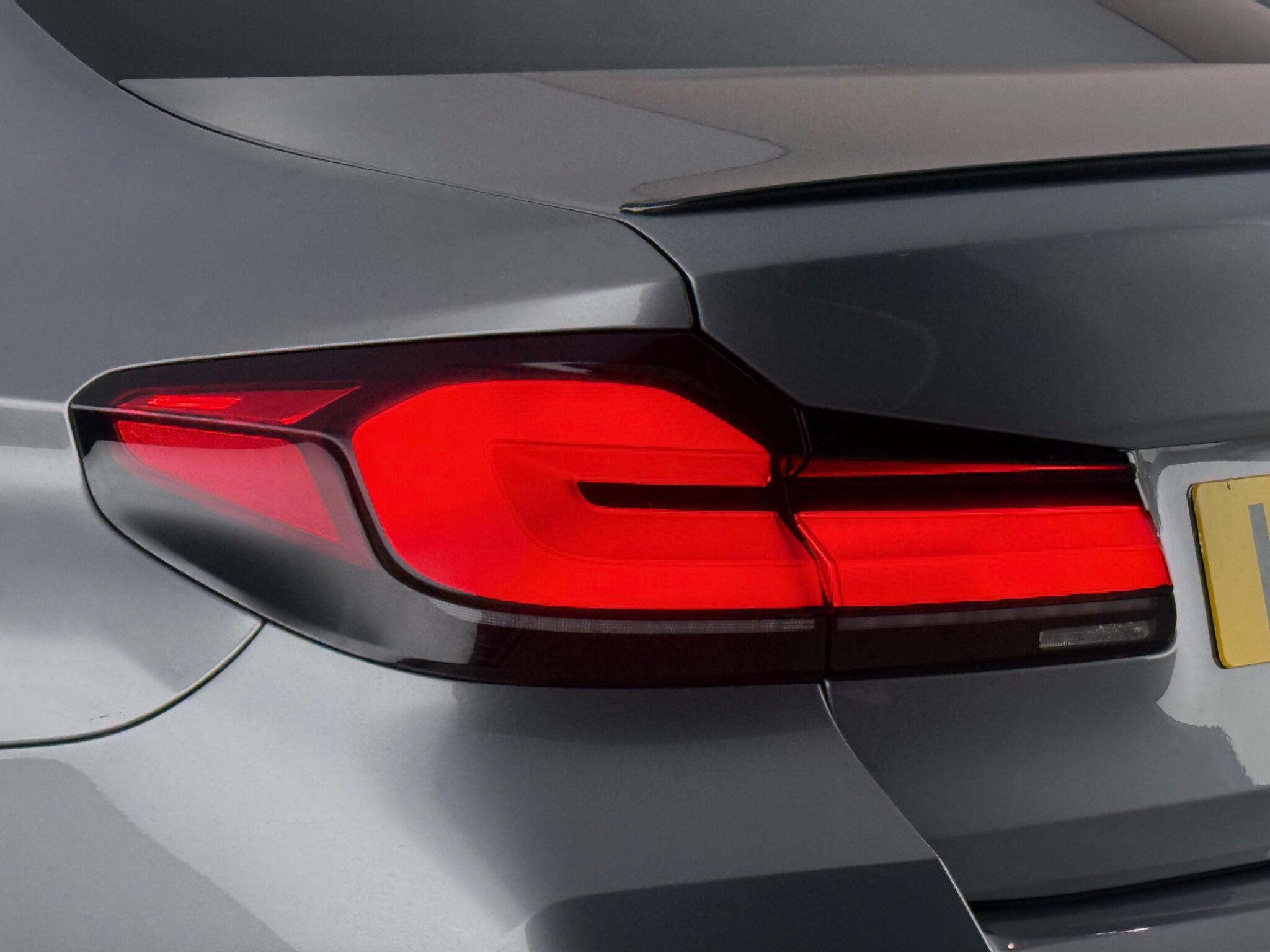 BMW 5 Series view 11