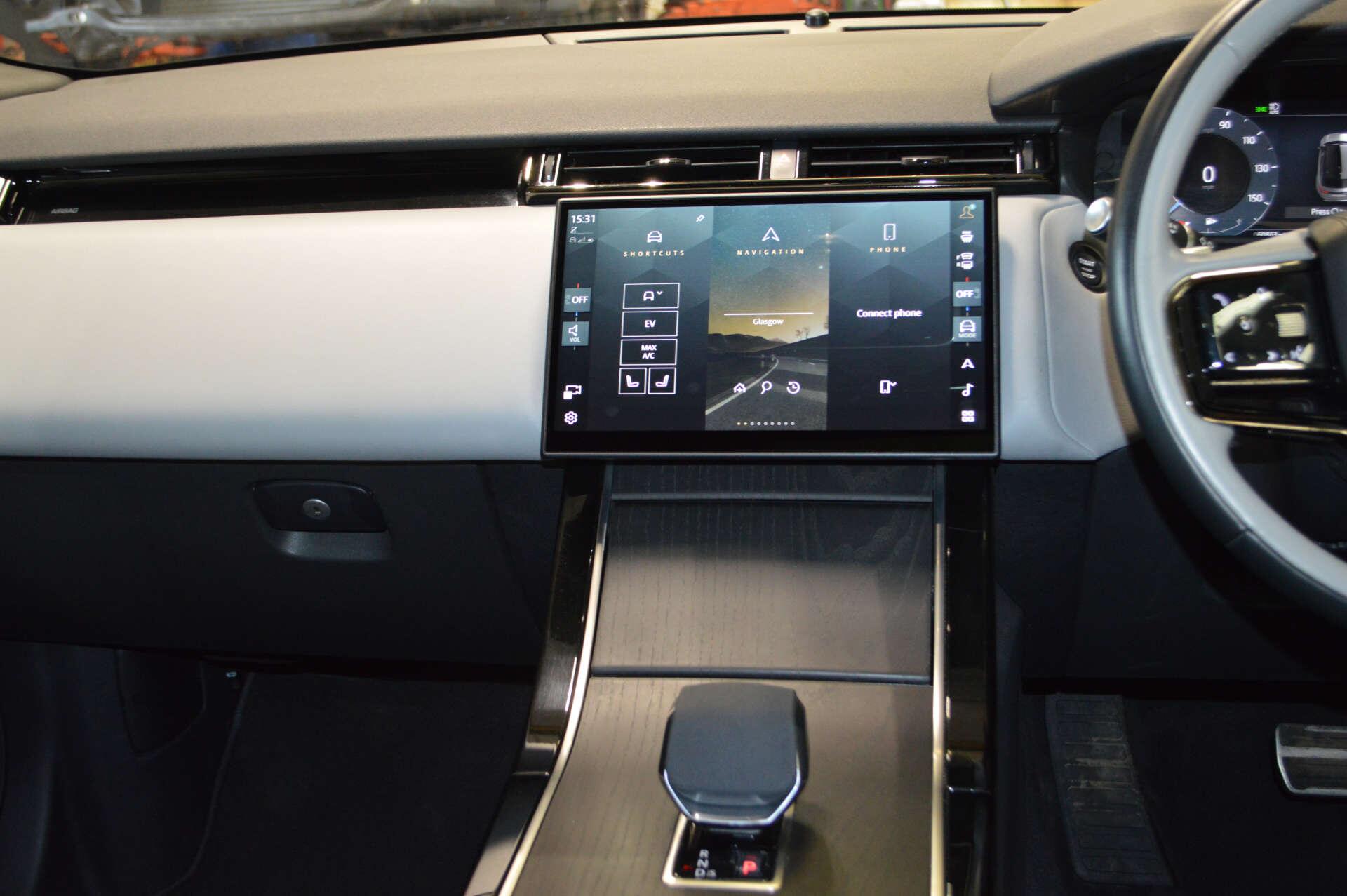 Land Rover Range Rover Velar view 34