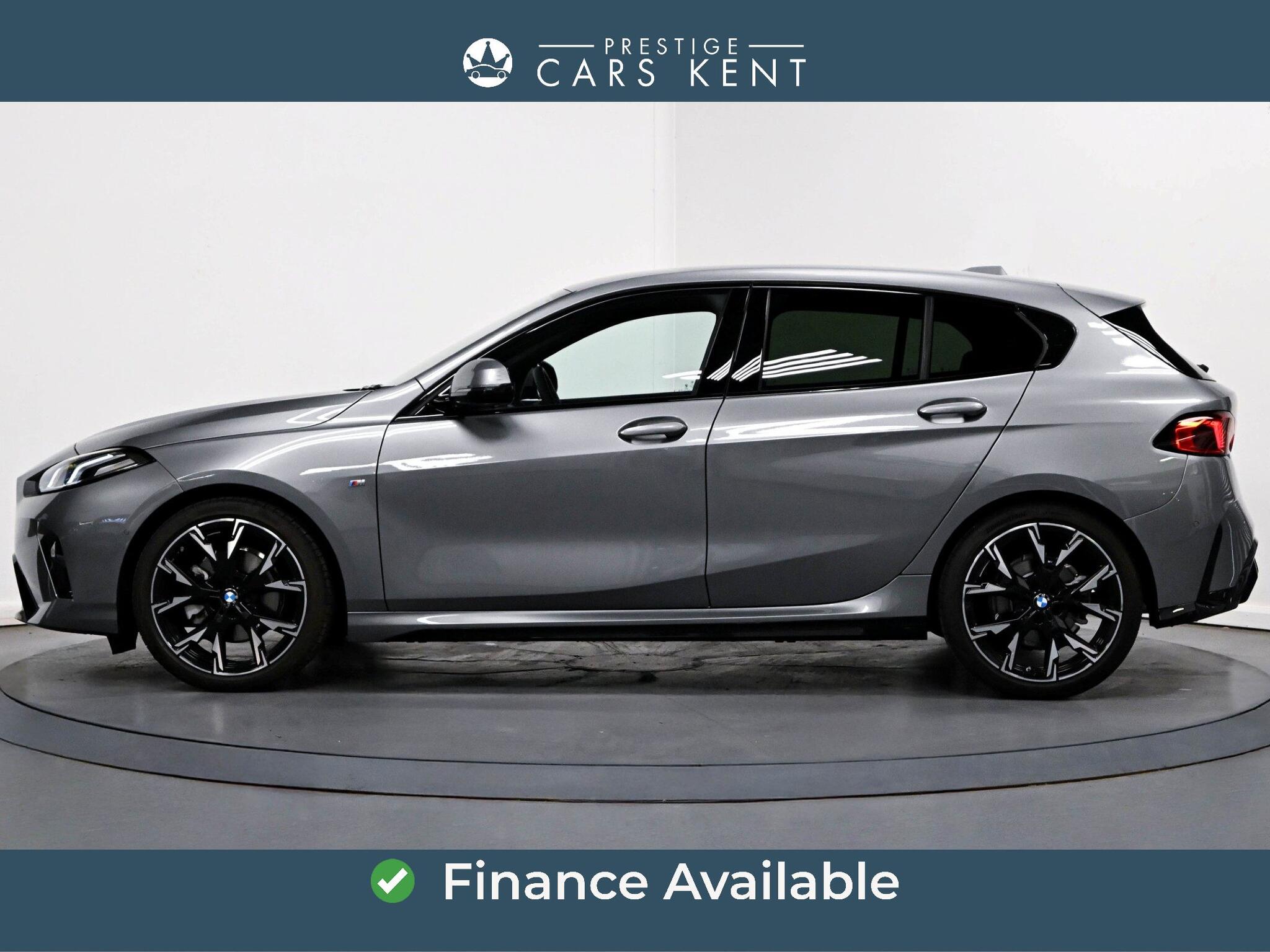 BMW 1 Series view 4