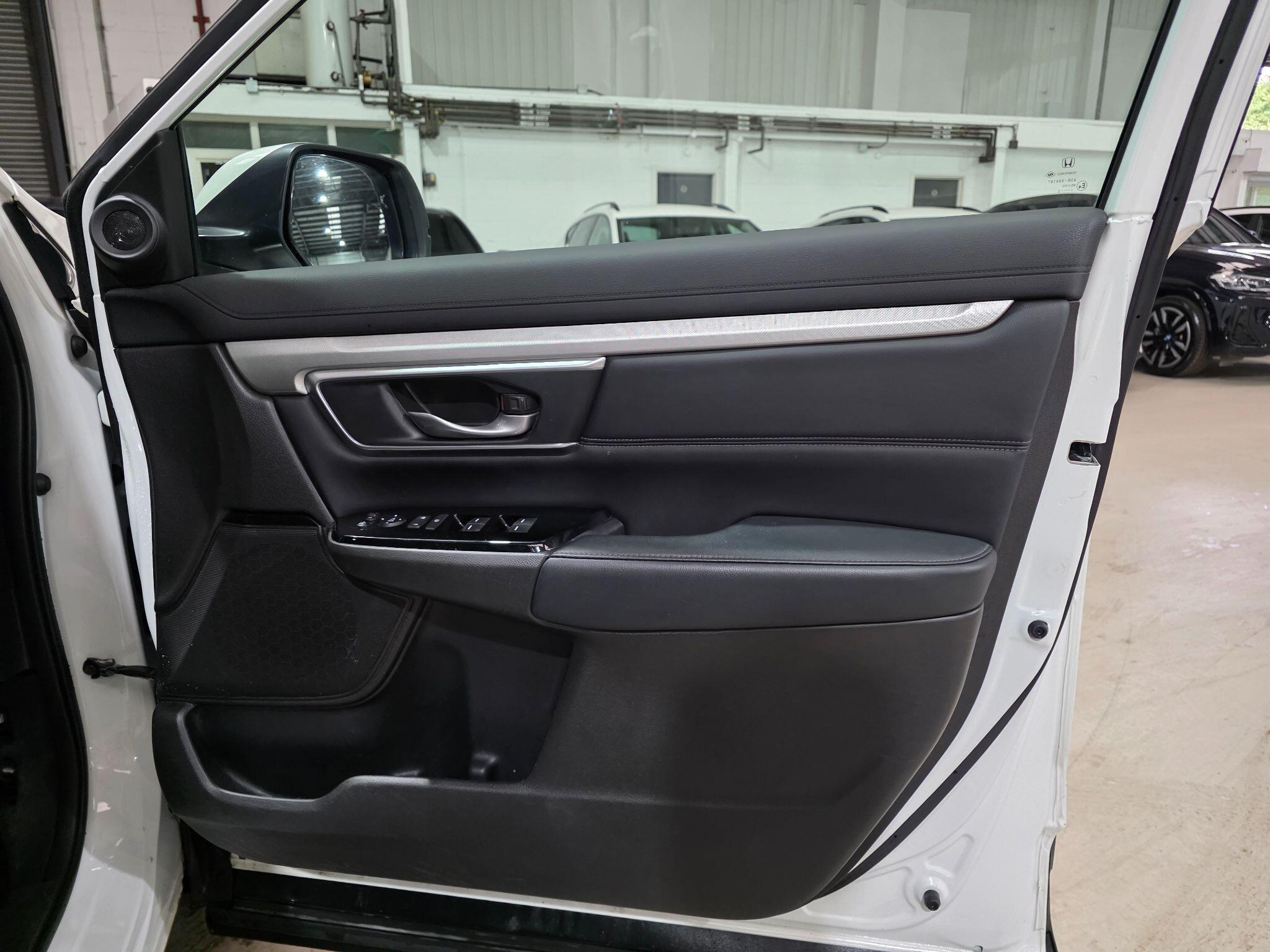 Honda CR-V view 11