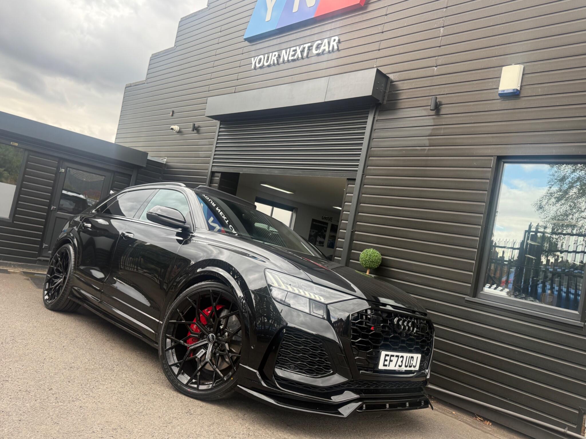 Audi RS Q8 view 2