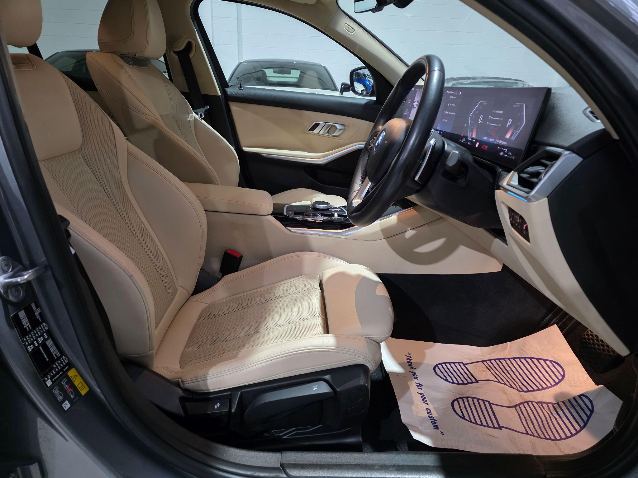 BMW 3 Series view 6