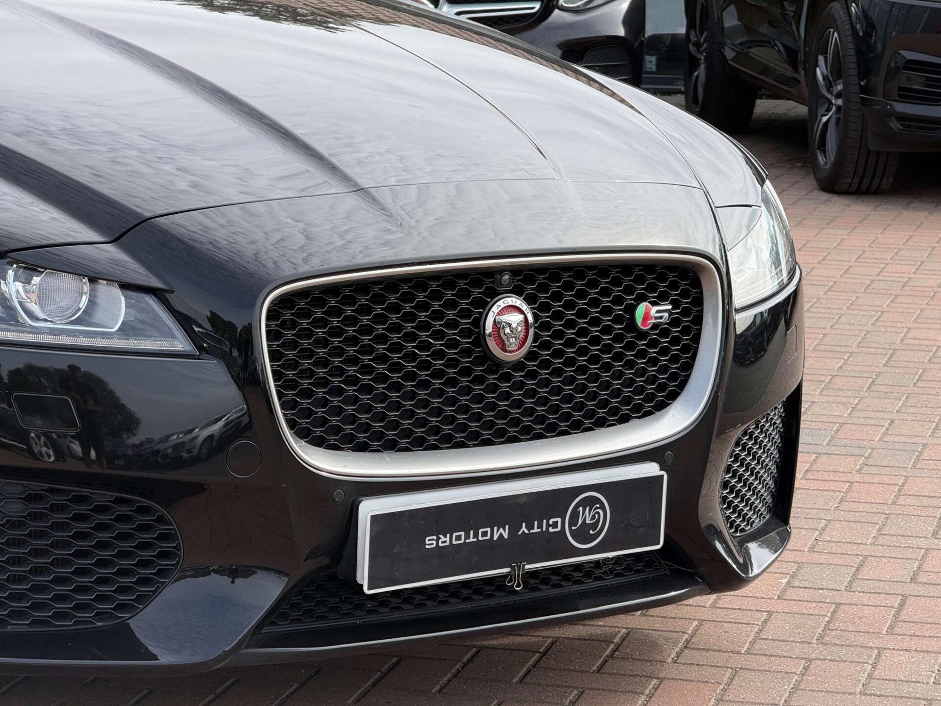 Jaguar XF view 6