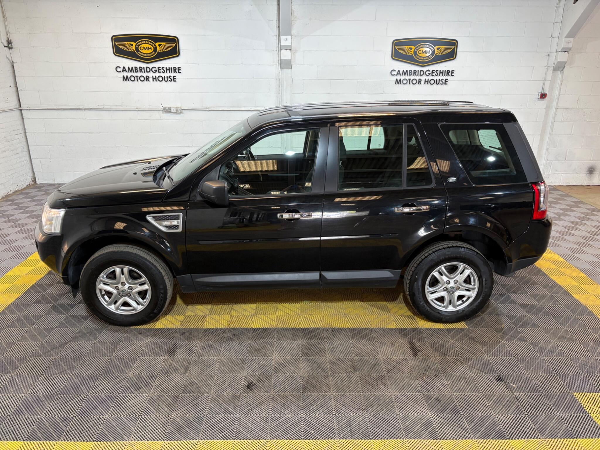 Land Rover Freelander 2 view 9