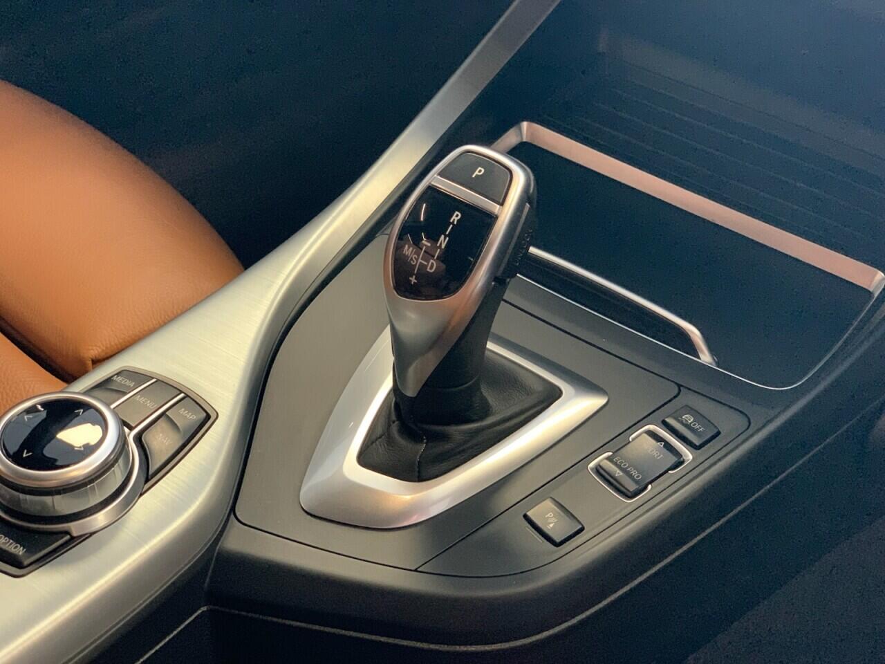 BMW 1 Series view 34