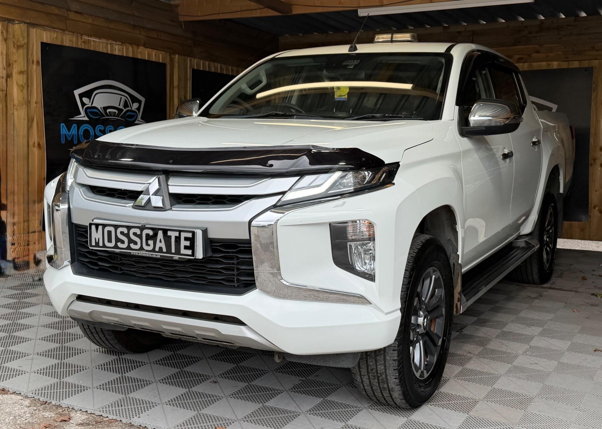 Mitsubishi L200 view 8