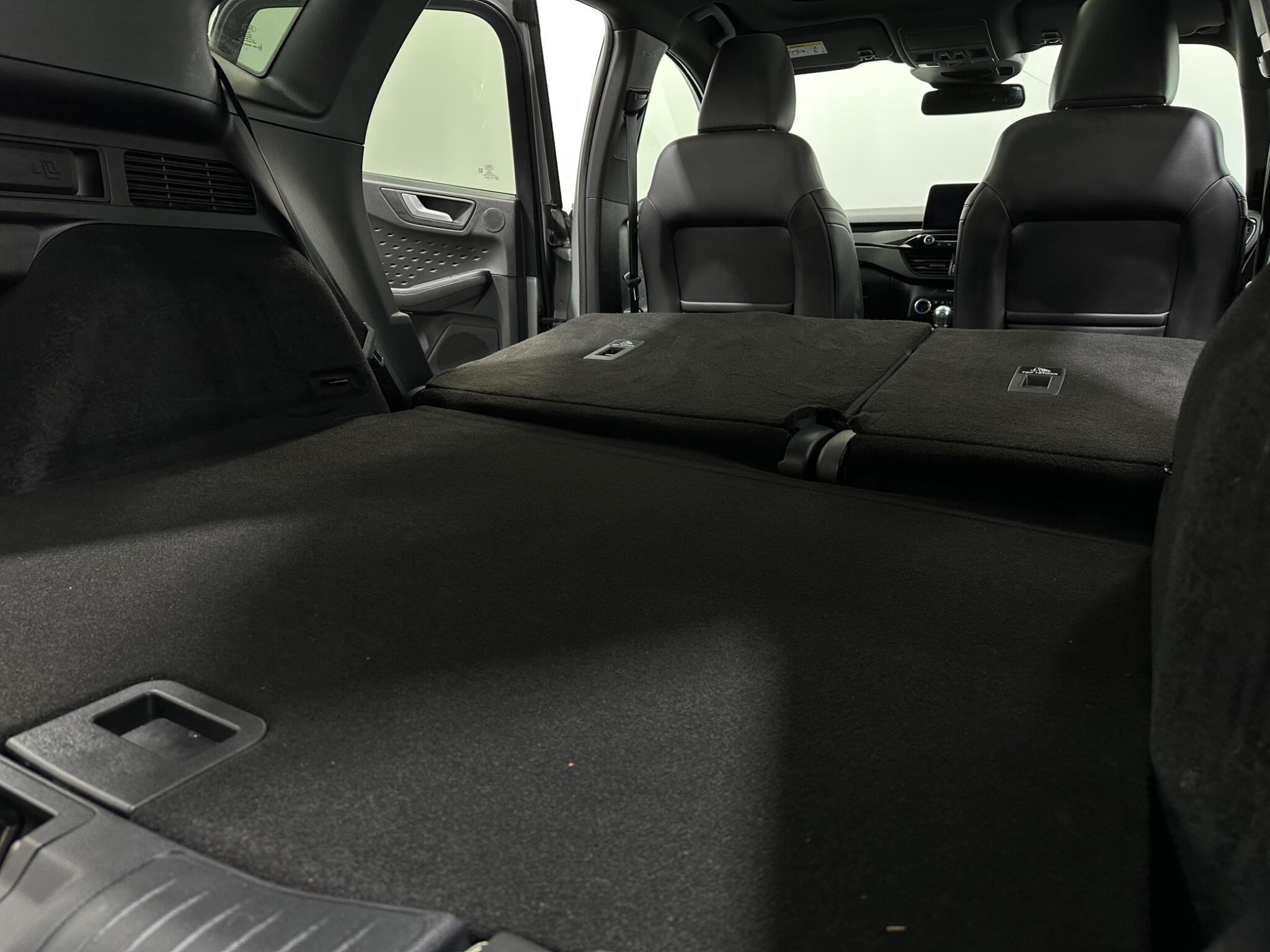 Ford Kuga view 45