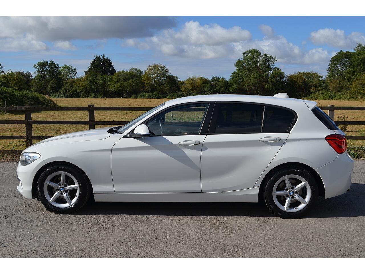 BMW 1 Series view 6