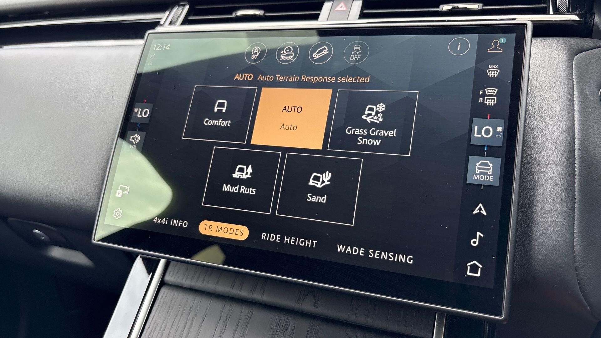 Land Rover Range Rover Velar view 43