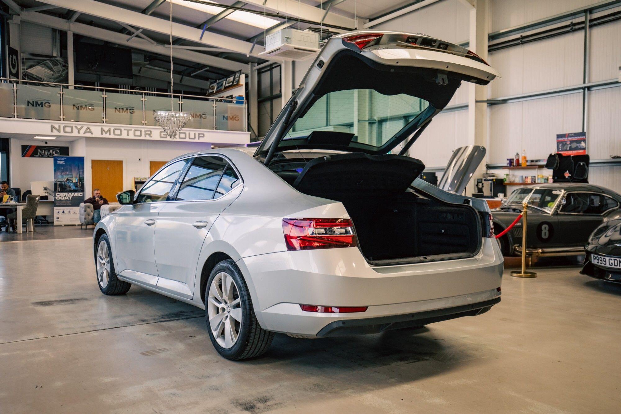 Skoda Superb view 29