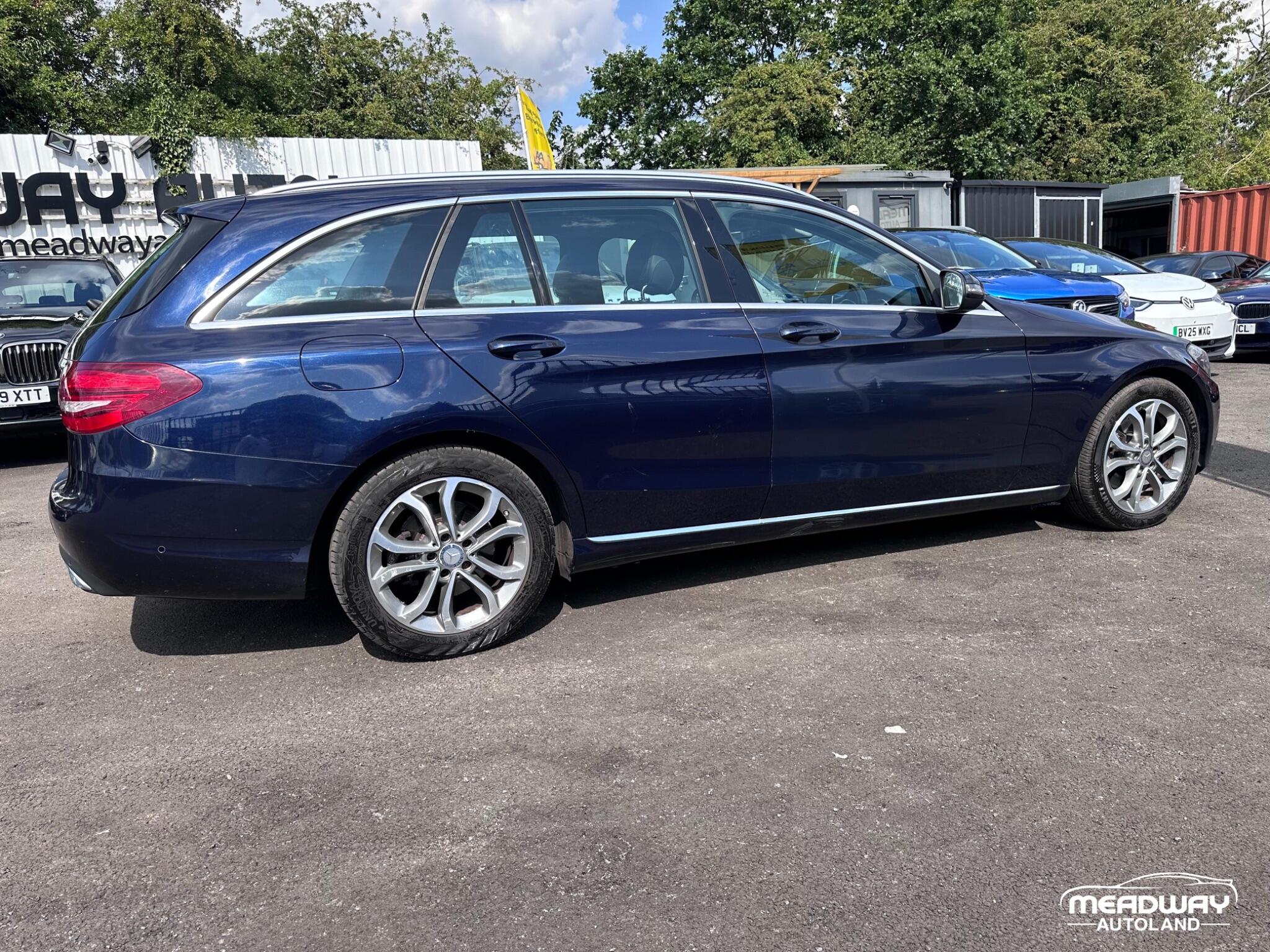 Mercedes-Benz C Class view 19